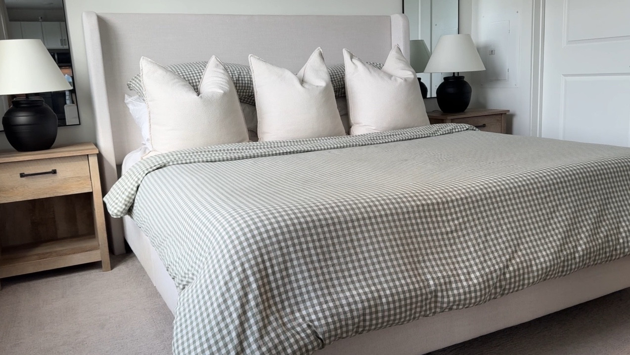 Gingham bedding of my dreams!! 🤍

#gingham #ginghambedding #cottage

#LTKHome #LTKFindsUnder100 #LTKSeasonal