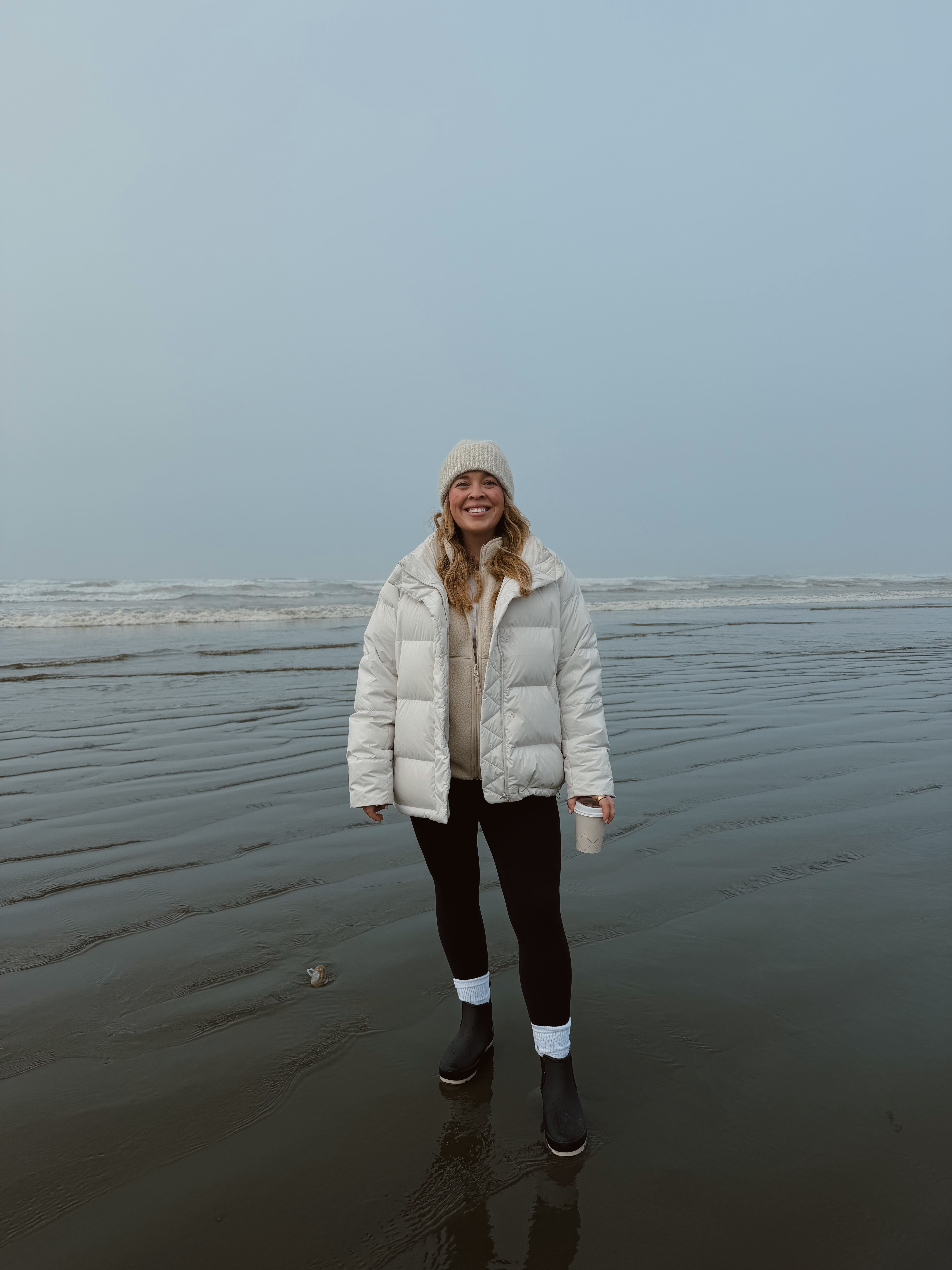 Midsize WA Coast Outfit of the Day! Size 10/12 | M/L | 5'3" 

 #LTKootd #LTKMidsize #LTKTravel