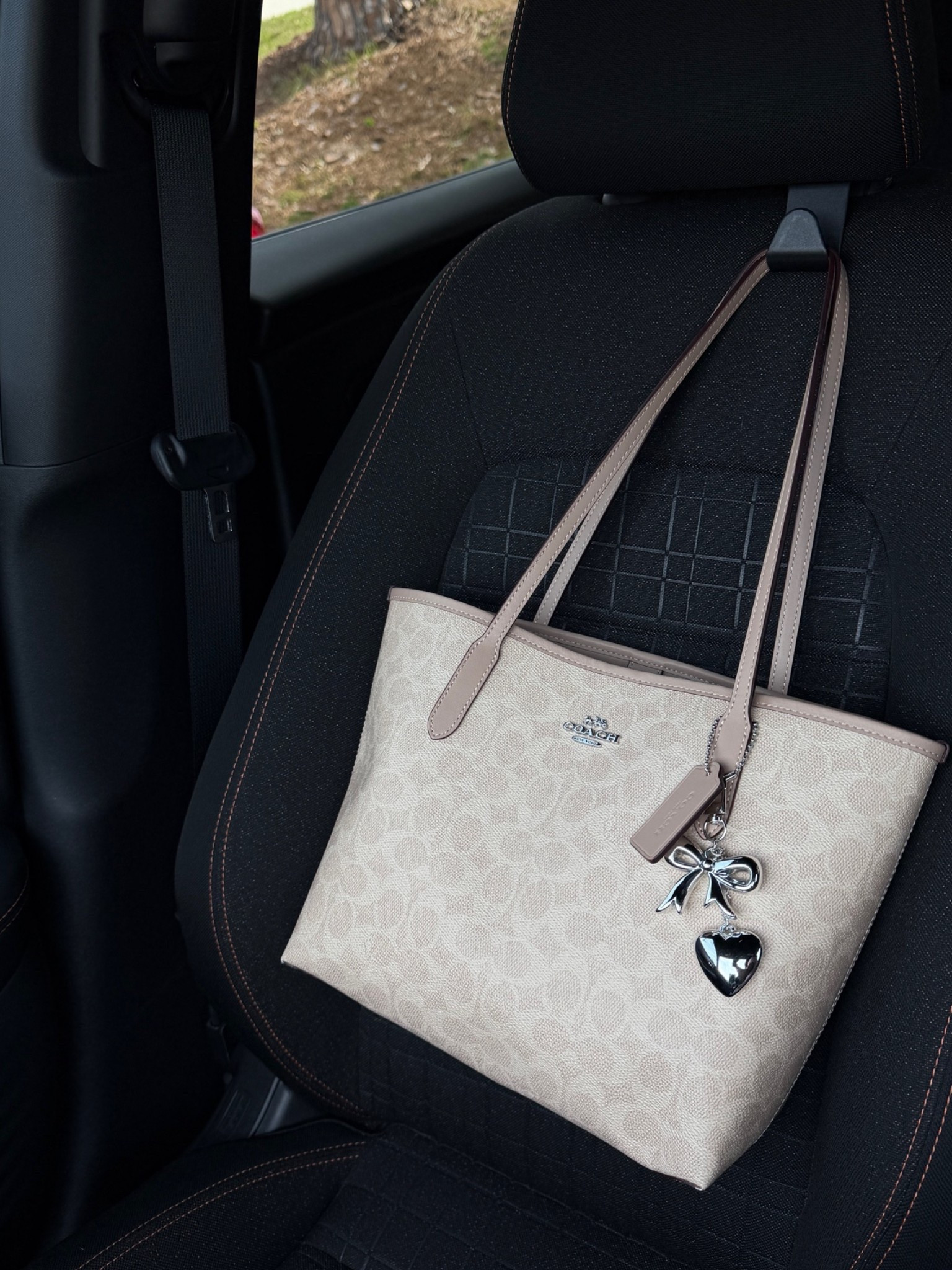 love the medium Coach city tote 👜 🤍 it’s the perfect work bag!

#LTKdayinmylife