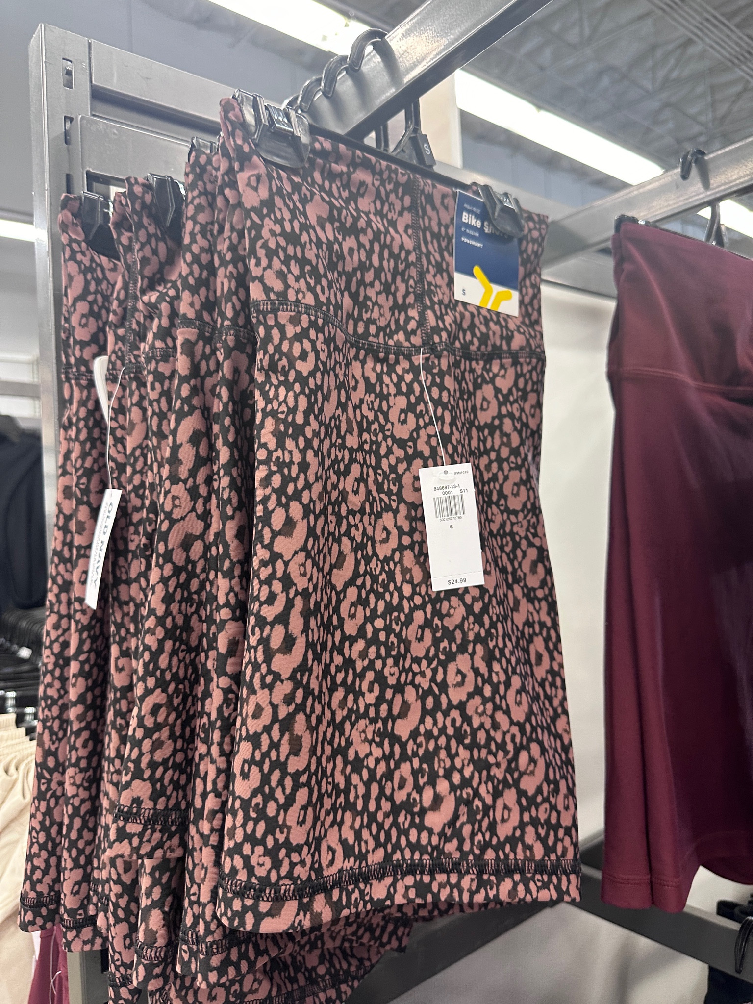 Love this print from old navy! Perfect for fall gym time! 

#LTKStyleTip #LTKActive #LTKFindsUnder50