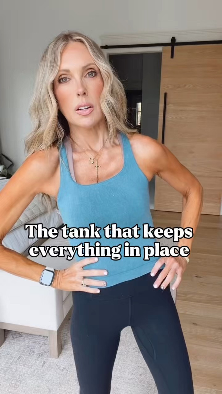 The tank that keeps everything in place. I love the square neckline with high-waisted leggings because it gives you that cropped look without actually showing much. Snug, comfortable and one I genuinely like working out in. @fpmovement #fpmovementpartner