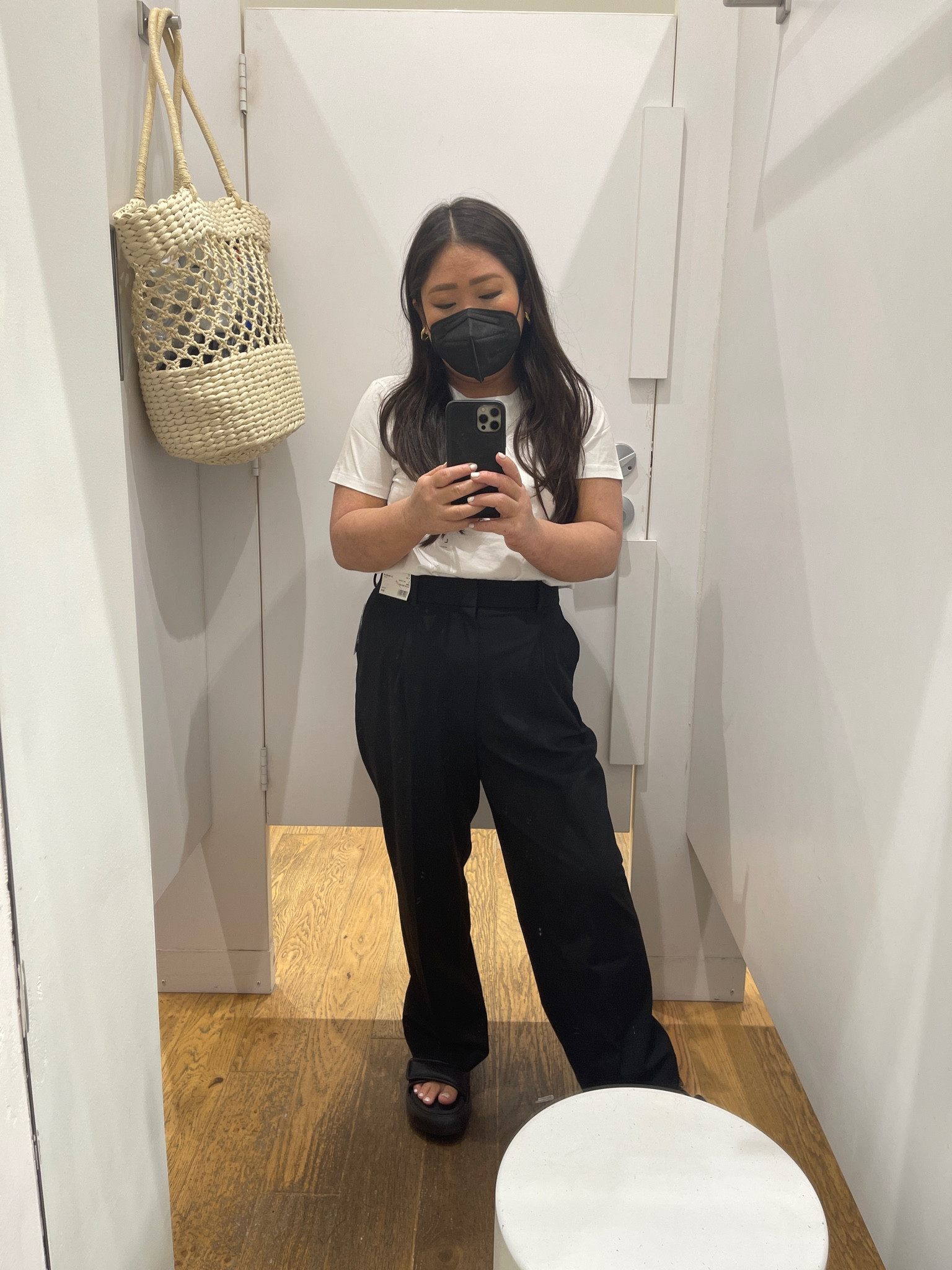 Order them online to specify your inseam! I got mine at 26.5 inches and they fit perfectly. Wearing a size L as I carry more weight in my stomach and wanted them to be looser.