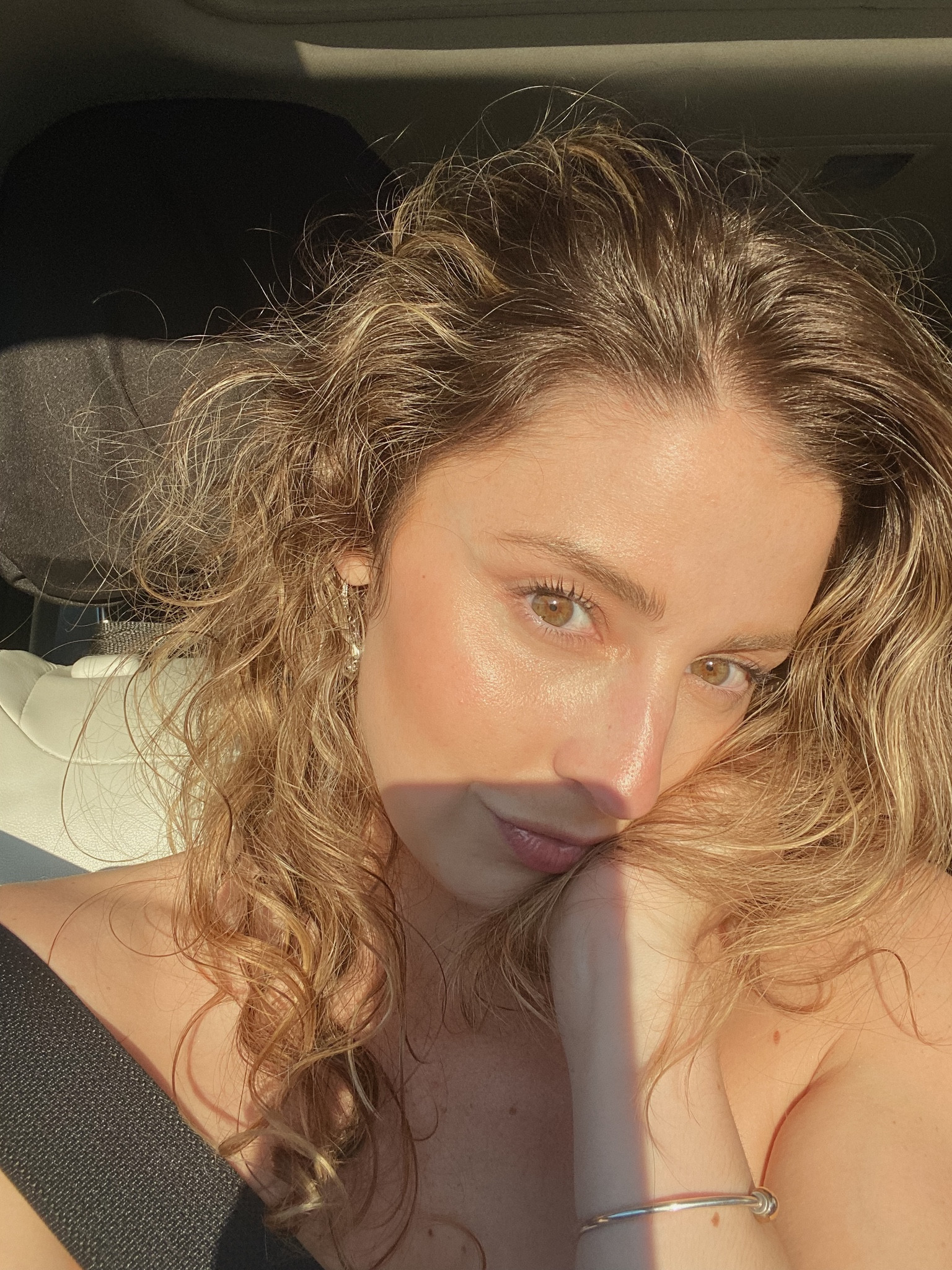 〰️ low toxicity, high nourishment routine 〰️

SKIN: my face routine has certainly evolved from essentially nothing for many years to a simple, hydrating routine that leaves me feeling fresh & clean but also, supplements play a big role. big believer in health from inside to out. also theragun pro is the real deal and easy to travel with for a quick depuff and destress session on the go

SUPPLEMENTS: generally, multi-vitamin, collagen, pre/probiotic, see what I use below

HAIR: after a bout of hair loss & changes to the texture of my hair throughout my twenties, I’ve finally nailed down a hair routine that works; curly haired, frizz prone girlys I can’t promise the frizz will be gone forever but these products have helped. also I swear just THINKING good thinks about my hair instead of negative thoughts has helped it grow. it’s like when you say nice things to flowers & they grow tall & strong 🌹

JEWLERY: staples, simplicity, vintage is my go-to. also whatever I don’t lose

#LTKbeauty #LTKstyletip #LTKtravel