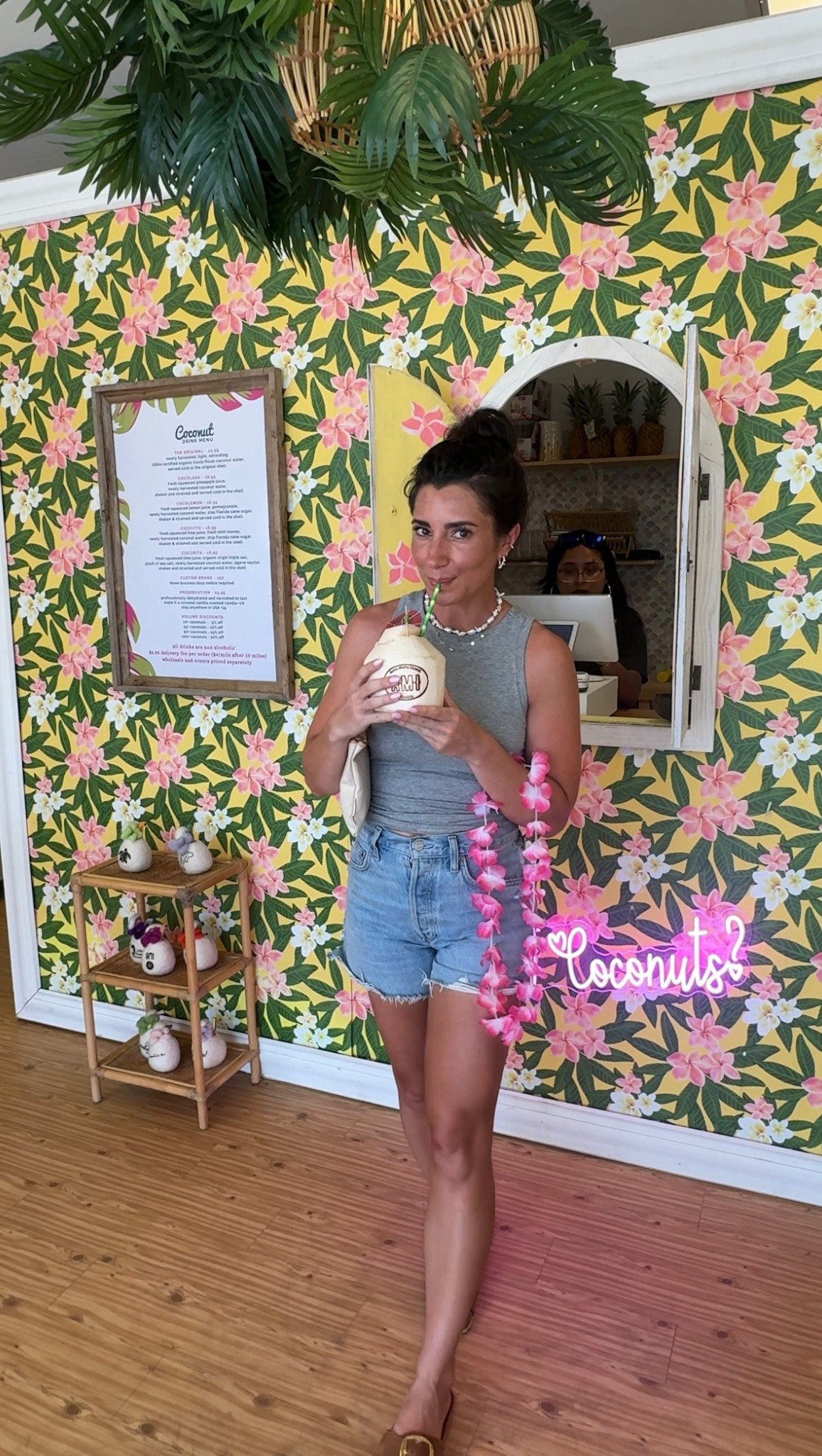 every year I snag this same pair of 90's look mom shorts for summer (I do be changing sizes every so often these child bearing and rearing days)
SIZE UP- run a little tight



#LTKStyleTip #LTKTravel #LTKFamily