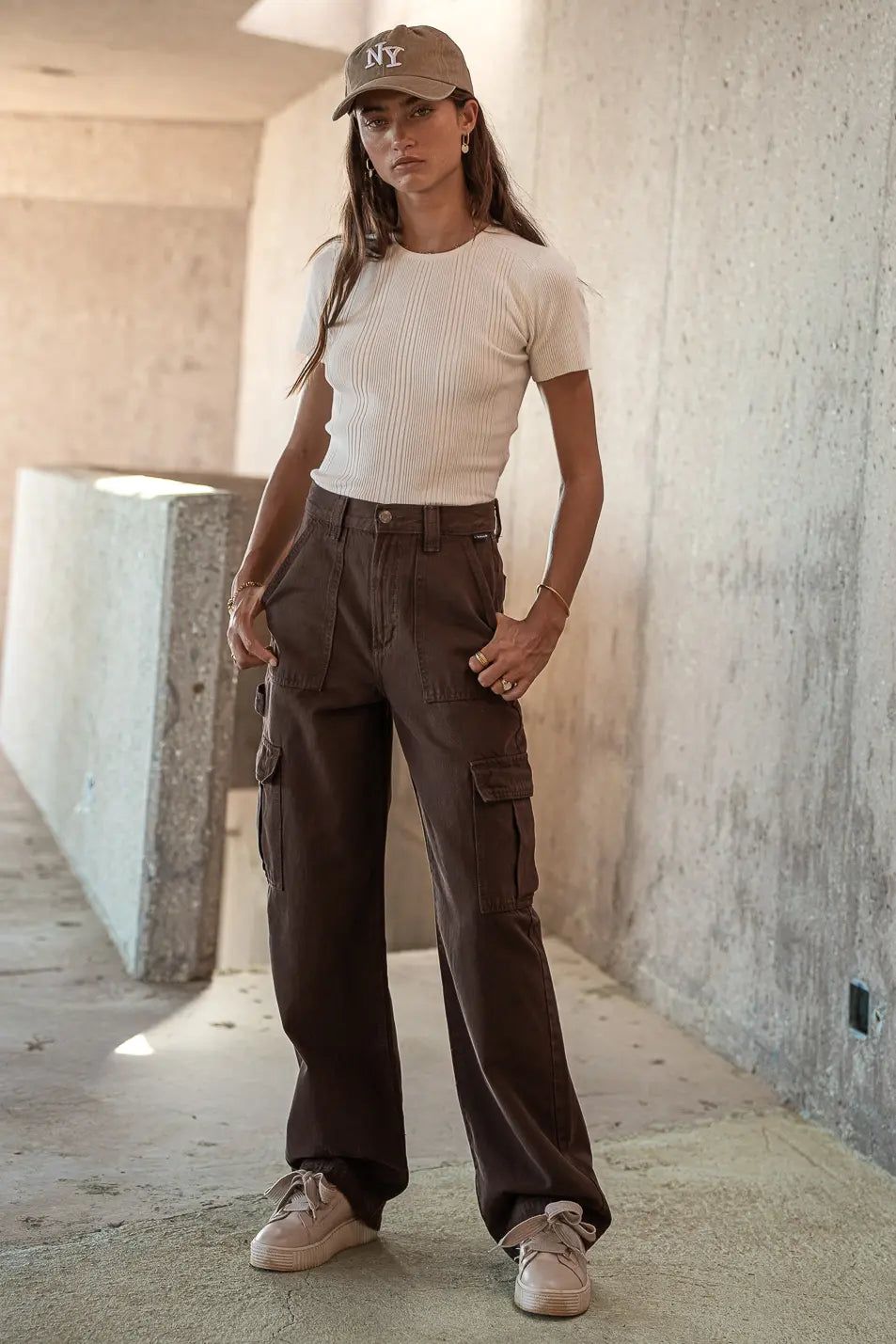 Brianna Cargo Jeans in Brown | Bohme