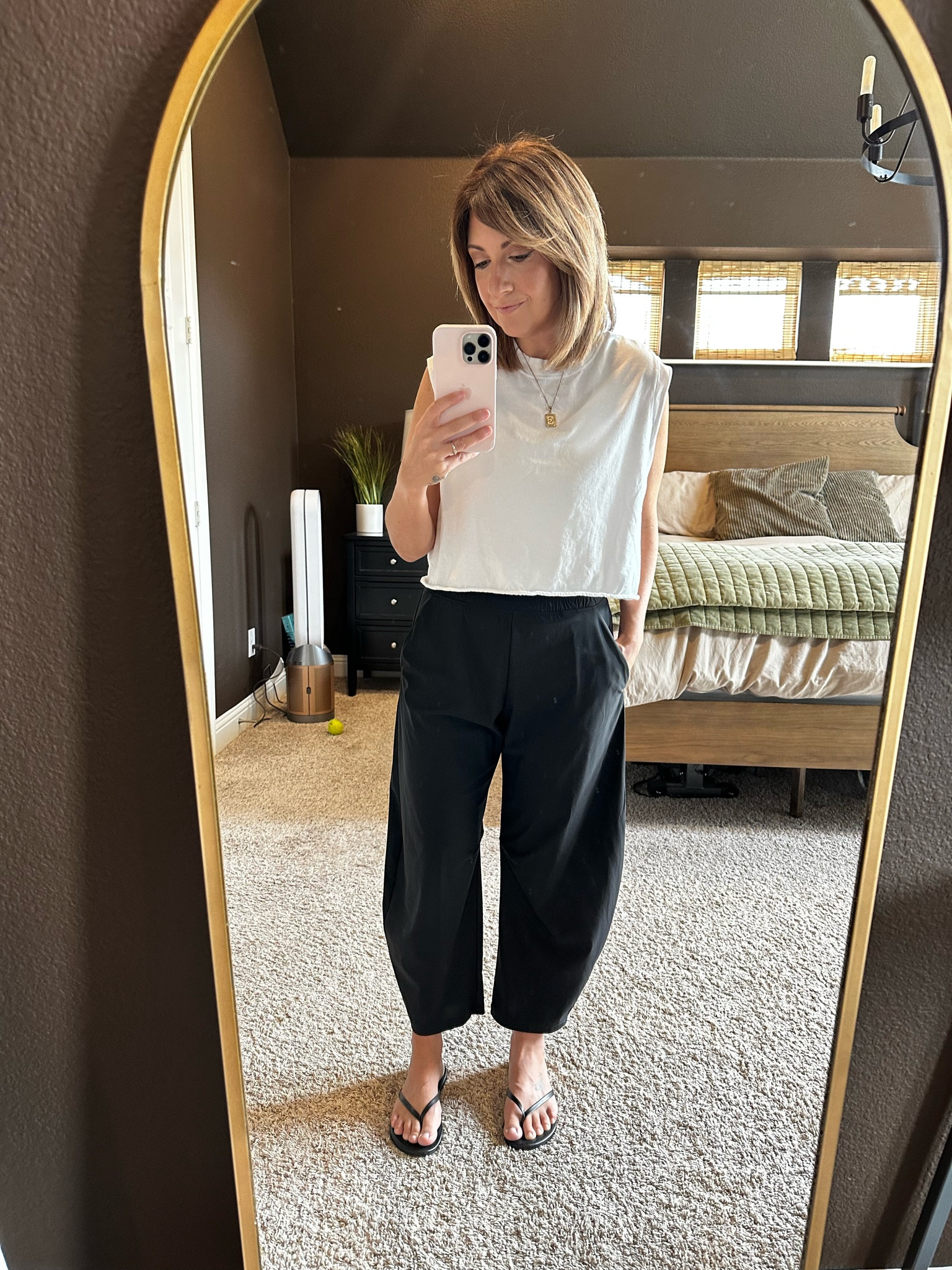 Oh my gosh! These barrel pants are bomb! Under $25 and super lightweight. Great if you are on the shorter side. I sized down to an XS and they fit perfectly 

#LTKFindsUnder50 #LTKSaleAlert