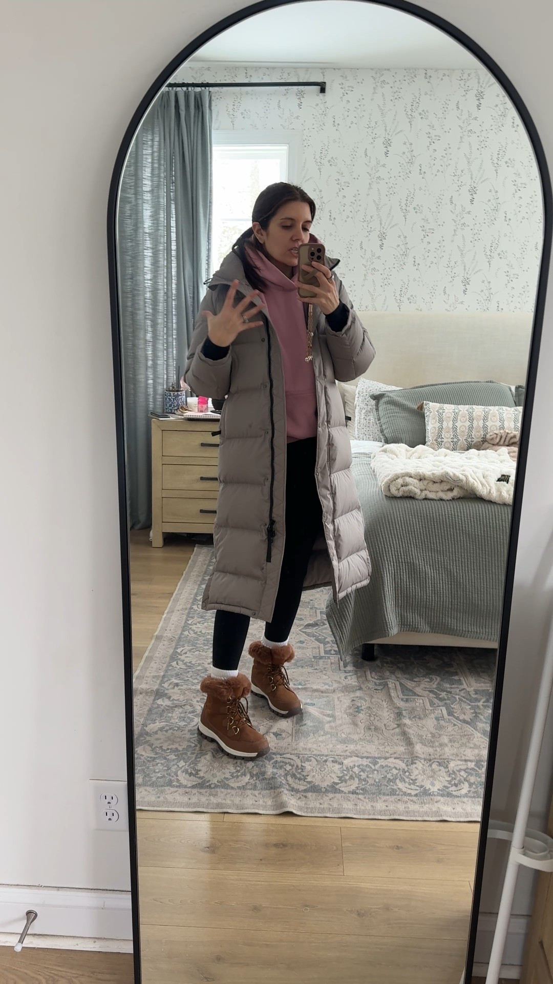 My favorite puffer coat that looks just like the Aritzia super puff, but is so much more affordable! I’m in a size small. I’m 5’7”.￼

#LTKOver40 #LTKootd #LTKTall