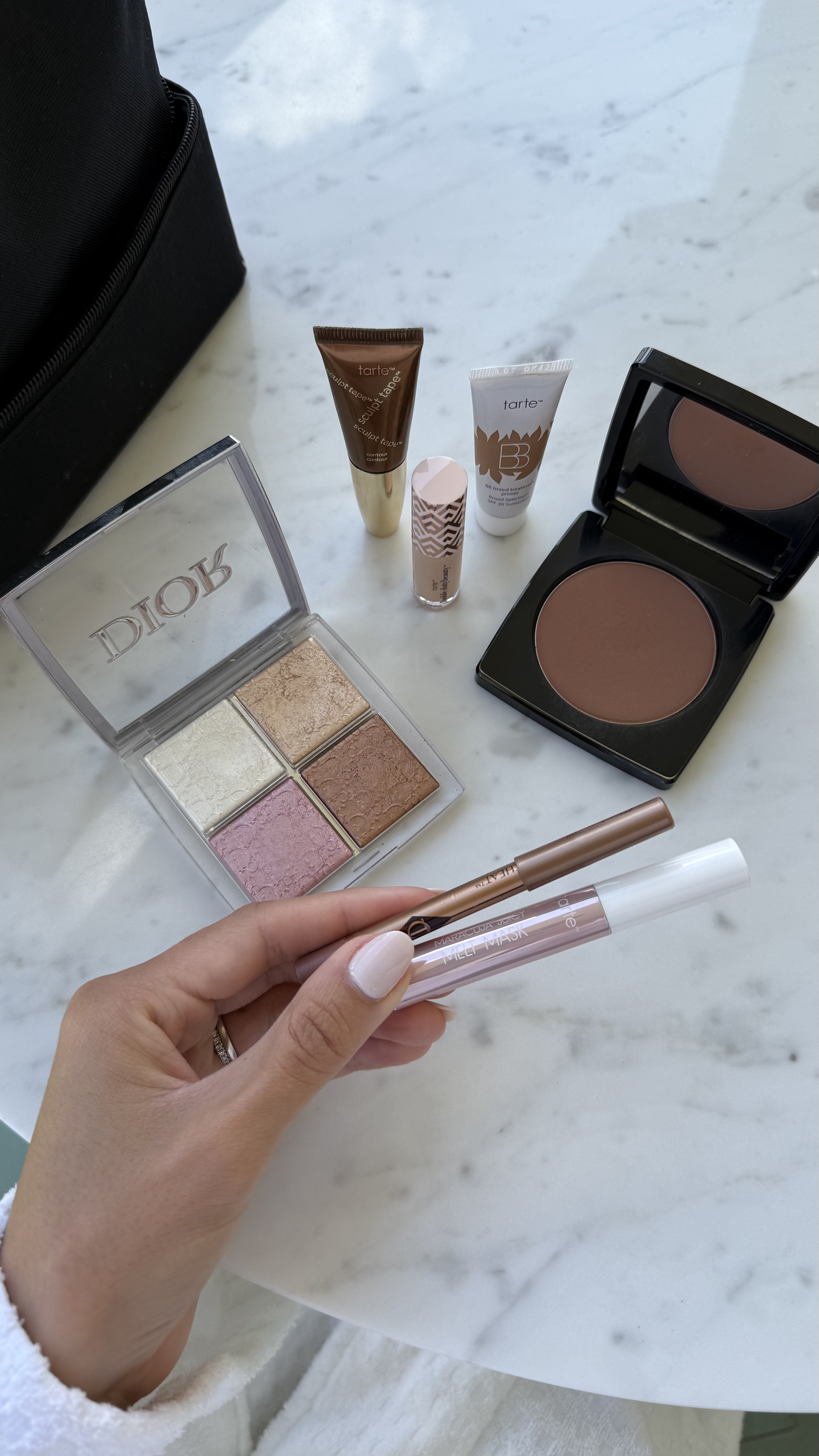 No makeup makeup line up! My go to for beach or pool days ☀️ wearing shade tan in bb cream, warm bronze in liquid bronzer, 35N in concealer, medium powder bronzer, iconic nude in lip liner, and icing in lip gloss!


Beach makeup 
Vacation makeup
Pool makeup 
Sephora 
Beauty favorites 

#LTKFindsUnder100 #LTKTravel #LTKBeauty