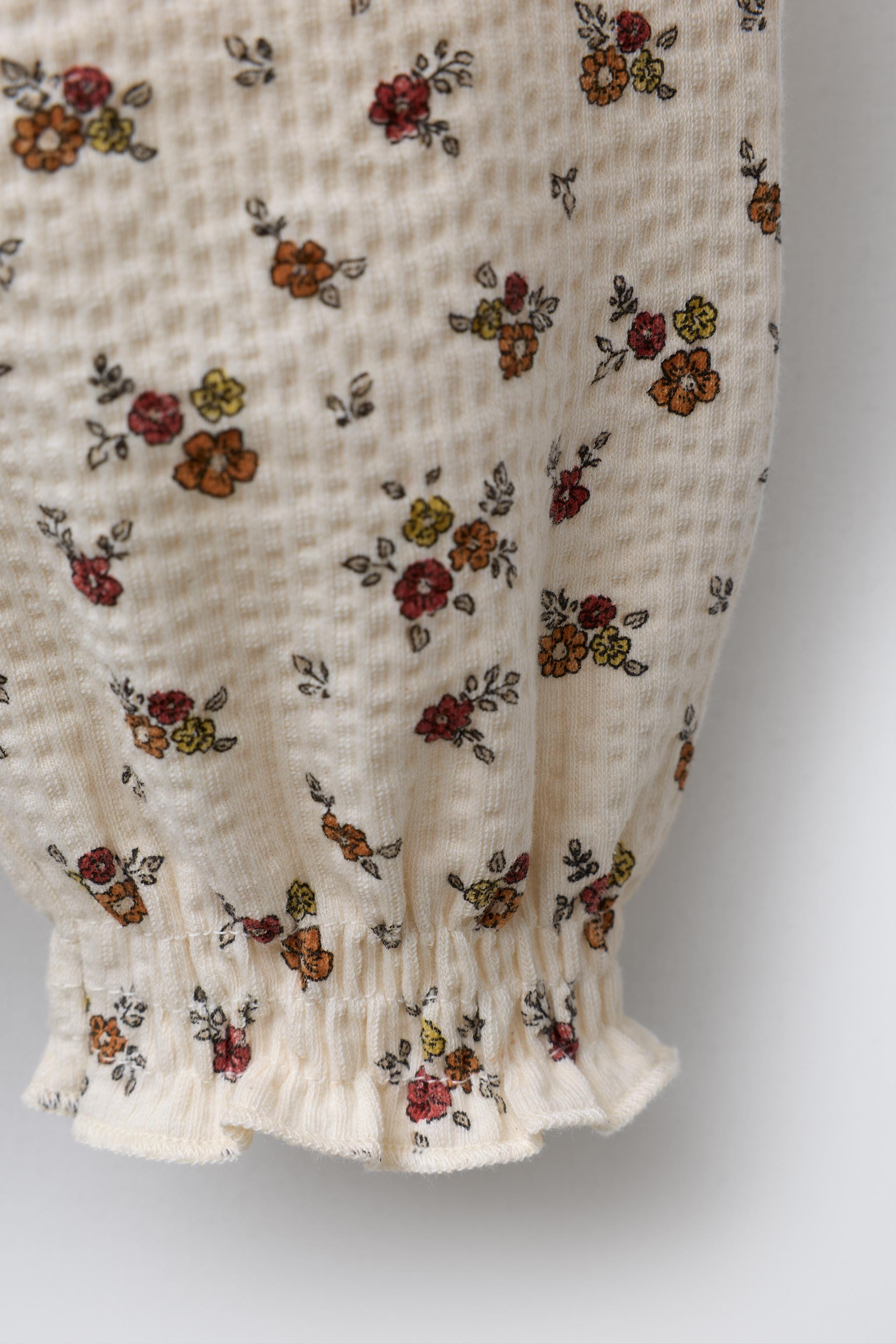 FLORAL EMBOSSED PANTS | Zara US