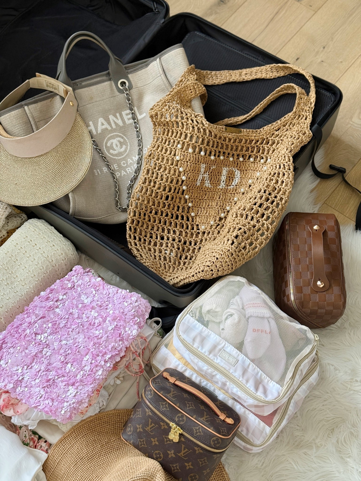 Spring break must-haves for warm weather: straw visor, beach bag, cosmetic bag and packing cubes!!
☀️☀️☀️


#LTKSwim #LTKTravel