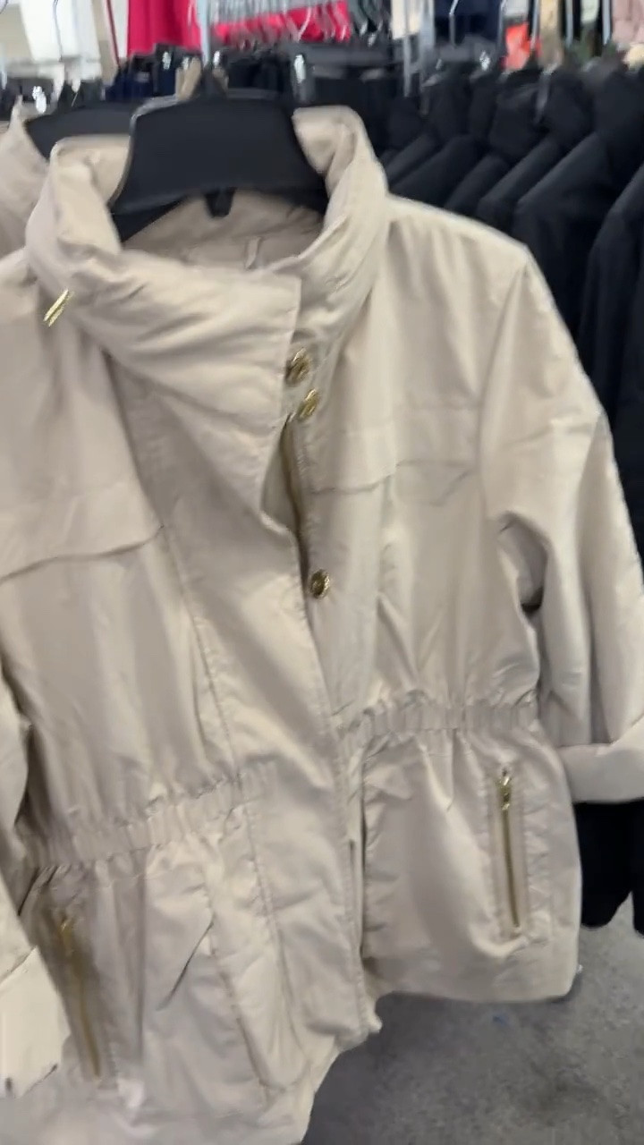 This jacket….are you kidding me?!? The price is even better!!

#LTKSeasonal #LTKSaleAlert #LTKstorytime