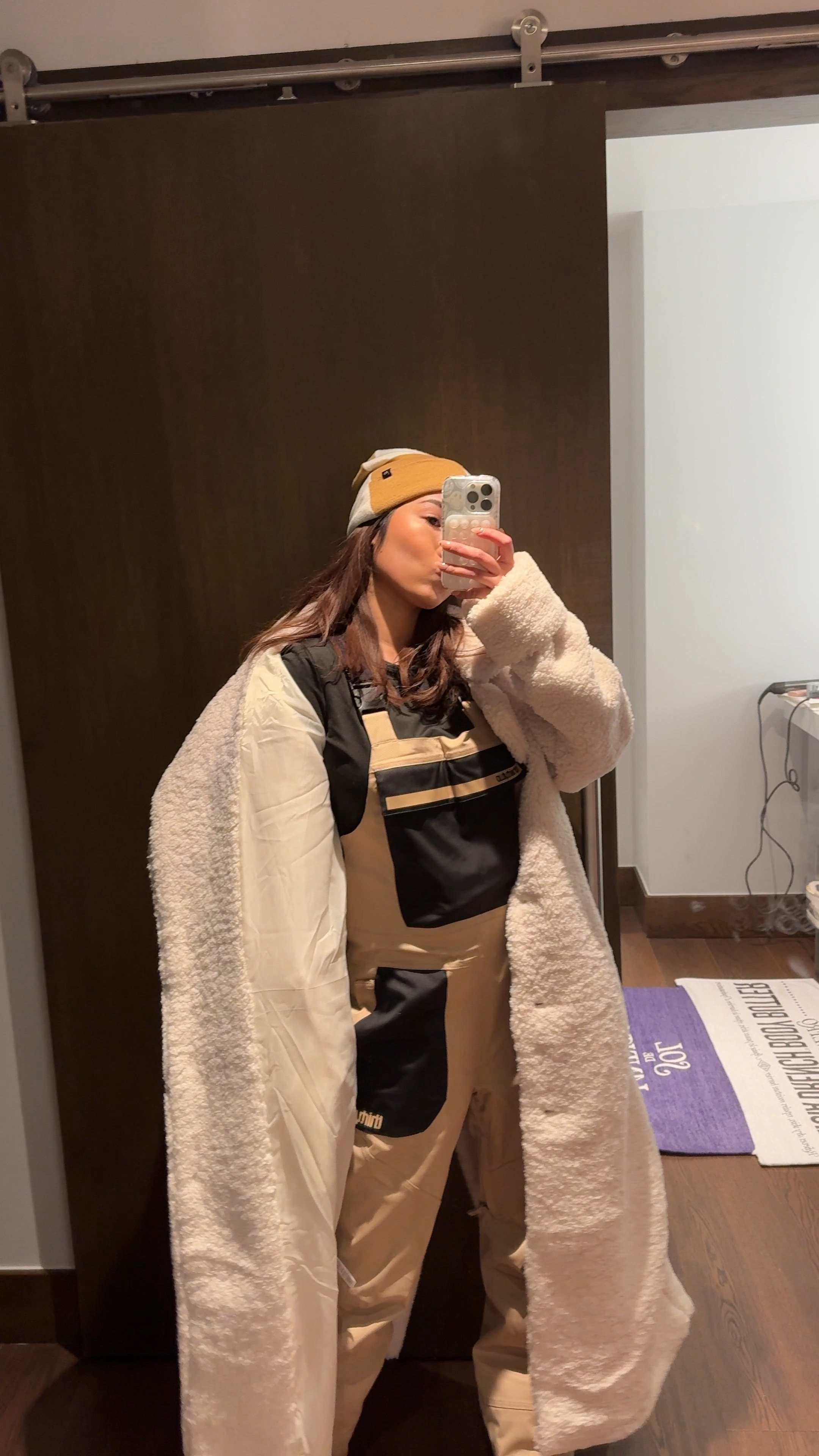 Apres Ski Outfits | Neutral snow outfits | snowboarding outfits 

#LTKfindsunder50 #LTKtravel #LTKSeasonal