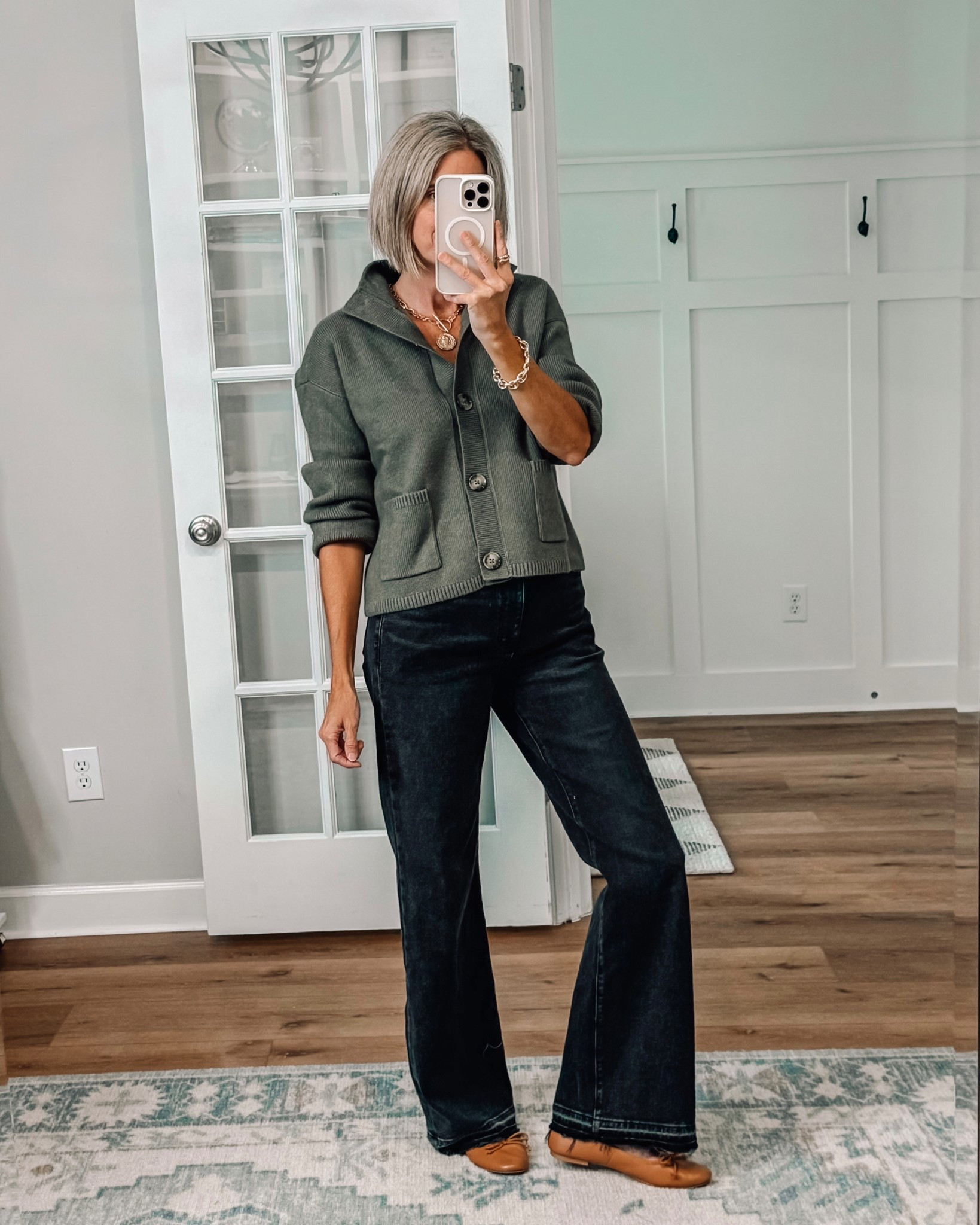 🏷️ 30% off these Fall new arrivals 🍂 Cardigan sweater is soft and cozy! Love the collar detail. Black denim jeans have the cutest raw hem
✨ wearing XS in sweater and size 2 in jeans













#LTKStyle #LTKFall #LTKFashion Style #FallFashion #WinterFashion #LoftStyle #loveloft #CableKnitSweater #HalfZipSweater #CozyStyle #WideLegJeans #LoungeSet #OOTDFall #FallOutfits #WinterOutfitInspo

Loft fall fashion
Black jeans outfit
Winter white jeans
Half zip sweater
Cable knit sweater
Two piece lounge set
Fall to winter outfits
Cozy chic style


#LTKSaleAlert #LTKFindsUnder50 #LTKSeasonal