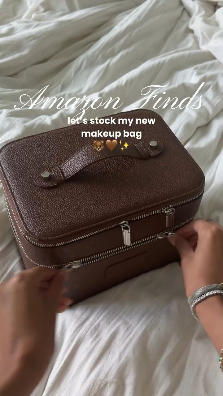 the only makeup bag you need from @amazonbeauty ✨ comment ‘shop’ for links 💌 

its on SALE!!!!

@dior @diorbeauty @charlottetilbury @toofaced @kosas @elfcosmetics @hourglasscosmetics @thrivecausemetics @lorealparis @lauramercier @physiciansformula @rarebeauty @rhode @benefitcosmetics @westmanatelier @lancomeofficial @clarinsofficial @clarinsusa @milanicosmetics @dalba_global @maybelline @ofracosmetics 

#amazonfinds #founditonamazon #primedaydeals #amazonprime