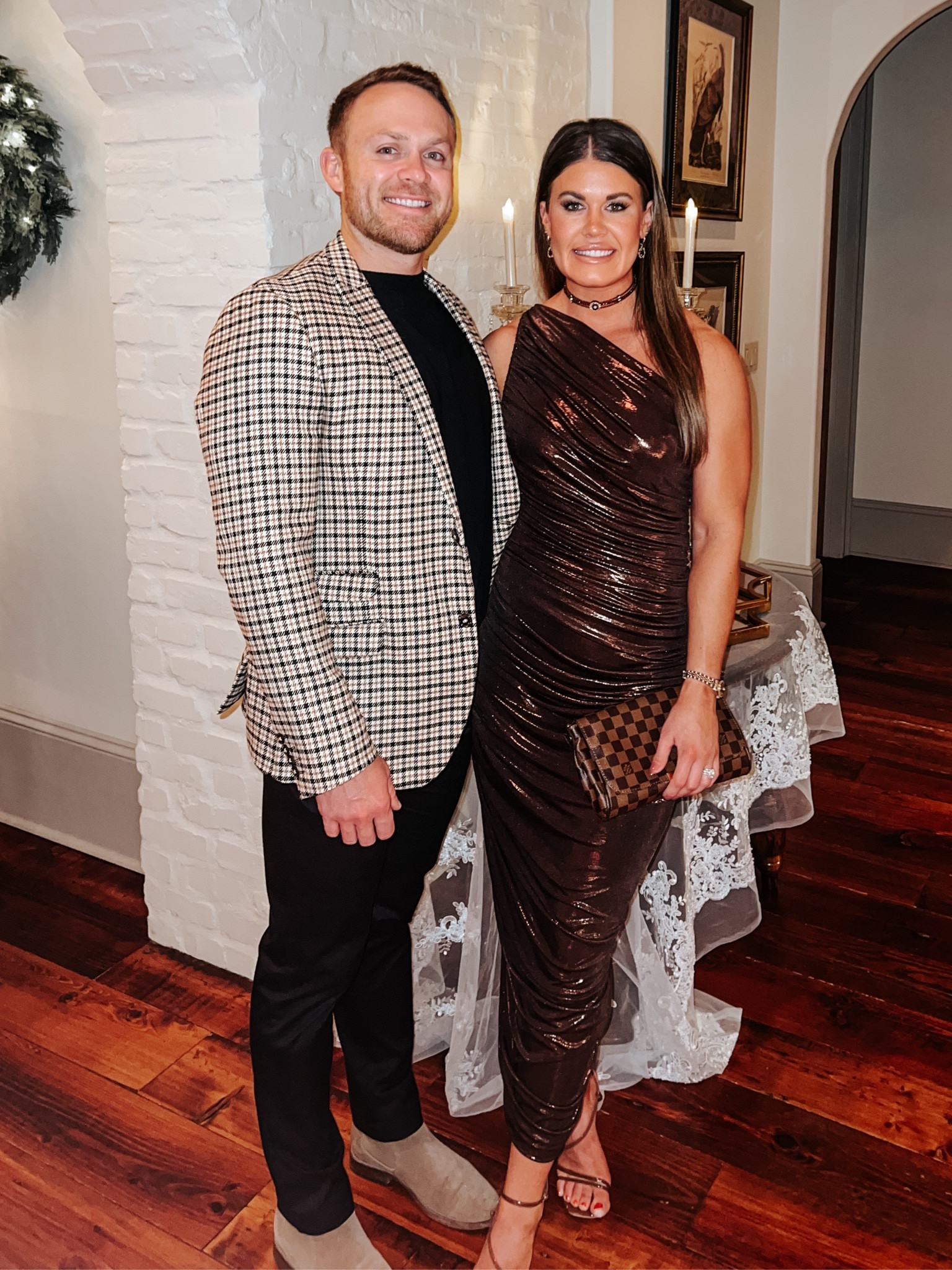 The perfect dress for the holiday season! It’s so comfortable & stretchy. It comes in sooo many colors, but the metallic chocolate color is stunning. Runs TTS — I’m wearing a medium. 
#normakamali #mididress #partyoutfit #cocktailattire

#LTKHoliday #LTKparties #LTKstyletip