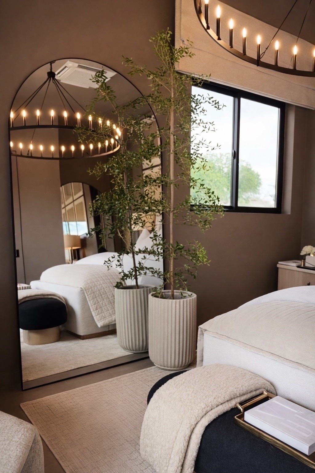 Adding this one mirror completely changed my guest bedroom! I love how it adds the perfect amount of elegance, and it reflects the room beautifully. 😍 

—
Oversized arch mirror Modern neutral bedroom Inspo Interior design Guest bedroom Inspo Amazon home decor 

Summerthompsonstyles

#LTKU #LTKHome #LTKdayinmylife