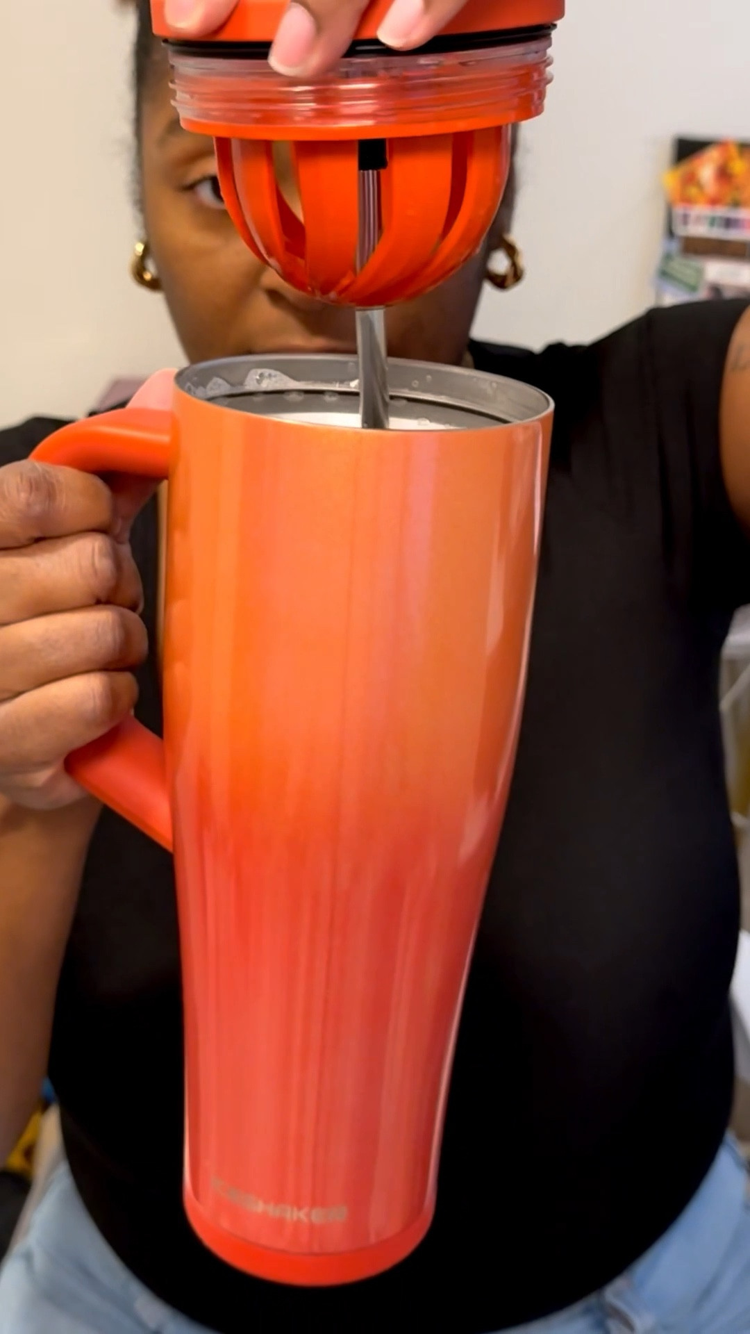 Finally a 40oz water bottle that doesn’t feel like a workout just to use.

As a busy mom, I needed a bottle that actually fits real life — one-handed, no spills, no weird smells, and no wrestling with the lid.

This Ice Shaker 40oz Legend Series fixes everything people complain about:

Easy one-hand twist lid (no asking for help 😌)
No moldy spouts
Quiet base (no clanking on counters)
Measurement lines for protein, greens, or hydration goals

Fits in cup holders for on-the-go days
I use this at home, in the car, and at practice — and I actually drink more water because of it.

If you’ve been searching for the best 40oz water bottle for busy moms, workouts, or everyday life, this one just makes sense.

Linked here 🤍💧

#LTKmomlife #LTKfitnessgoals #LTKActive