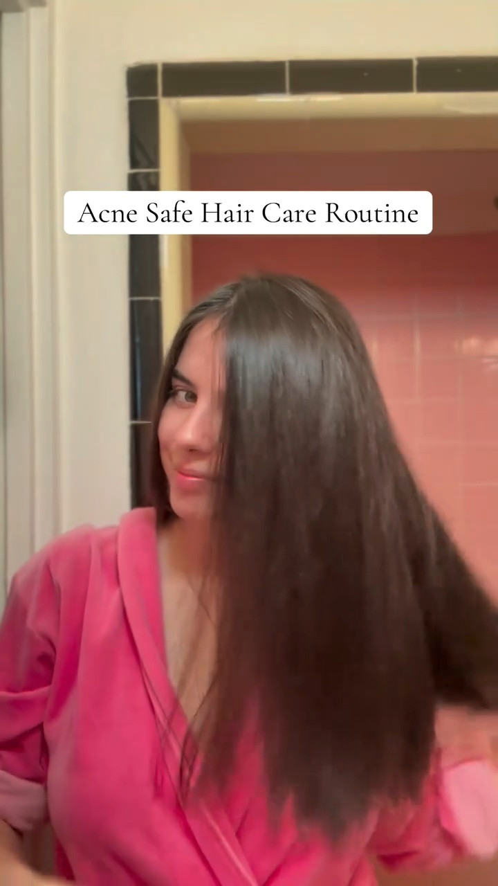 Acne Safe Haircare Routine 💗

Products are all from @rahuabeauty! Comment HAIR and I’ll send them to you 🎀 

Go to my blog (in bio) to see all my acne safe hair care  recommendations and reviews - remember if you’re breaking out on your back or along your hairline, it could be your haircare products!

Have you used these products?

#acnesafehaircare #acnetips #glossyhair #cleanhaircare