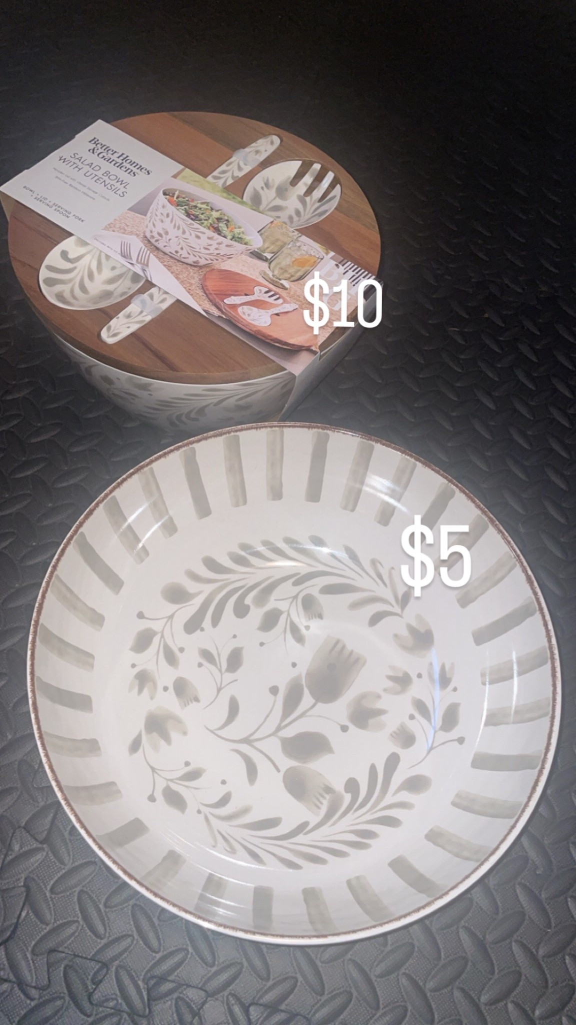 Bamboo serving bowl and salad serving bowl on major sale 

#LTKHome #LTKSaleAlert