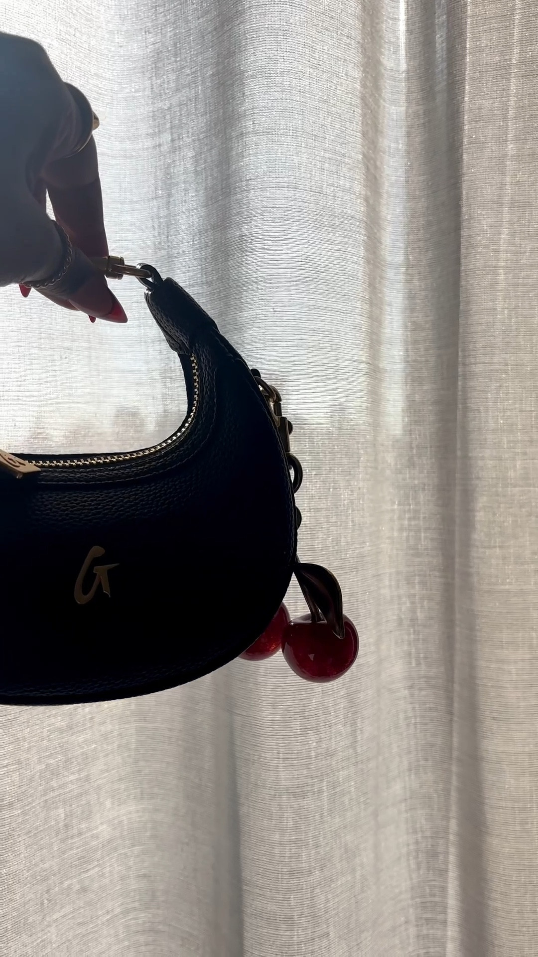 This nano hobo bag from Glam-Aholic Lifestyle is so cute and so mini, I love her!

If you love mini purses, nano bags, and everyday cute handbags, this one is it.

Under $100 and comes in suede, vegan leather, clear, nylon, and mirror. So you can pick your vibe.

Plus size friendly, concert and arena approved, and can be worn as a crossbody—the perfect everyday to date night bag.


#LTKPlusSize