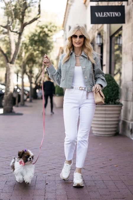 The top selling pair of white jeans on the blog🤍✨ I’m wearing a size 24.

#LTKSeasonal #LTKstyletip #LTKshoecrush
