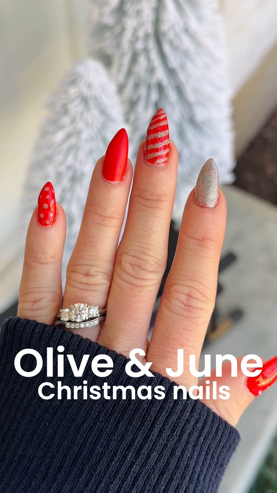 Christmas Nails 

#LTKBeauty #LTKHoliday #LTKselfcare