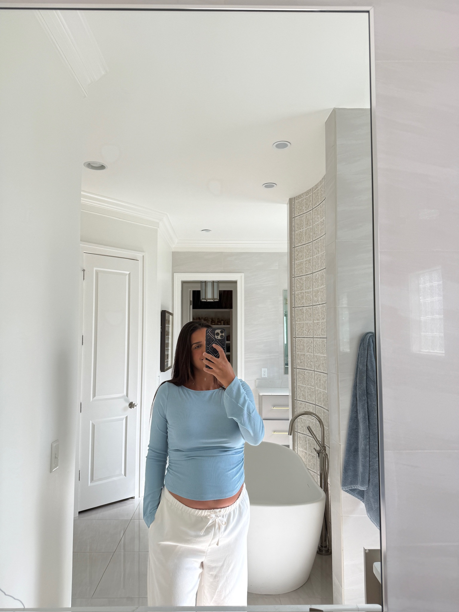 The perfect outfit to show off my bump!

large in top & bottoms!

trendy sweatpants, lounge pants, travel pants, winter fashion, Grace White

#LTKgrwm #LTKootd #LTKBump