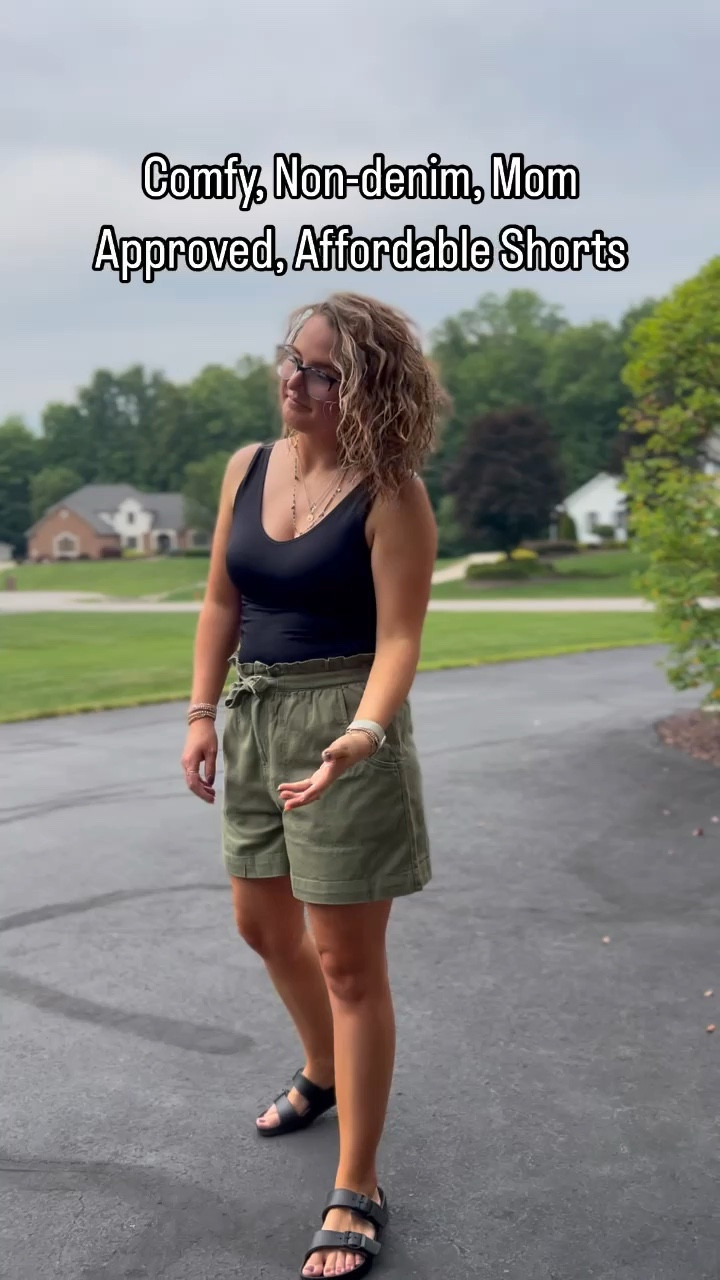 Affordable shorts
Slimming tank
Walmart
Old navy 
Summer outfit 

#LTKxWalmart #LTKMidsize #LTKFindsUnder50