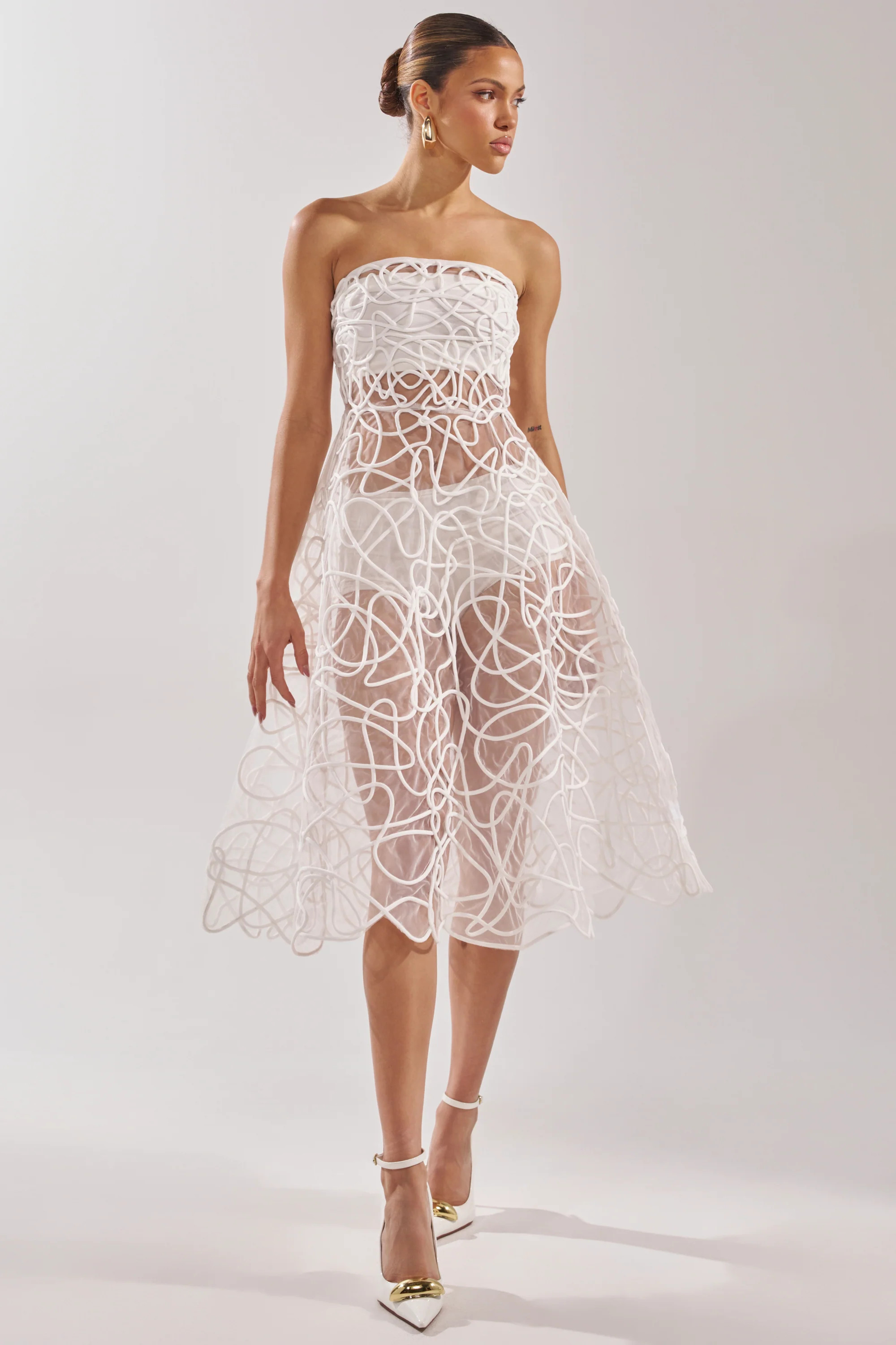 MAYA ABSTRACT MIDI DRESS IN WHITE | AKIRA