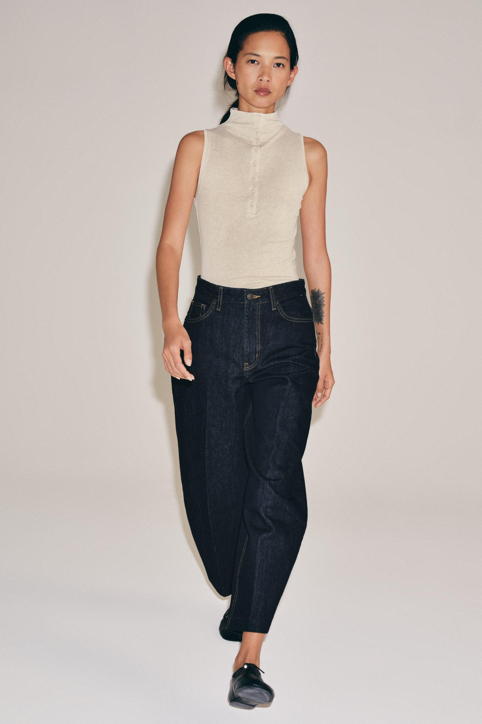 ZW COLLECTION HIGH-RISE TAPERED JEANS | Zara US