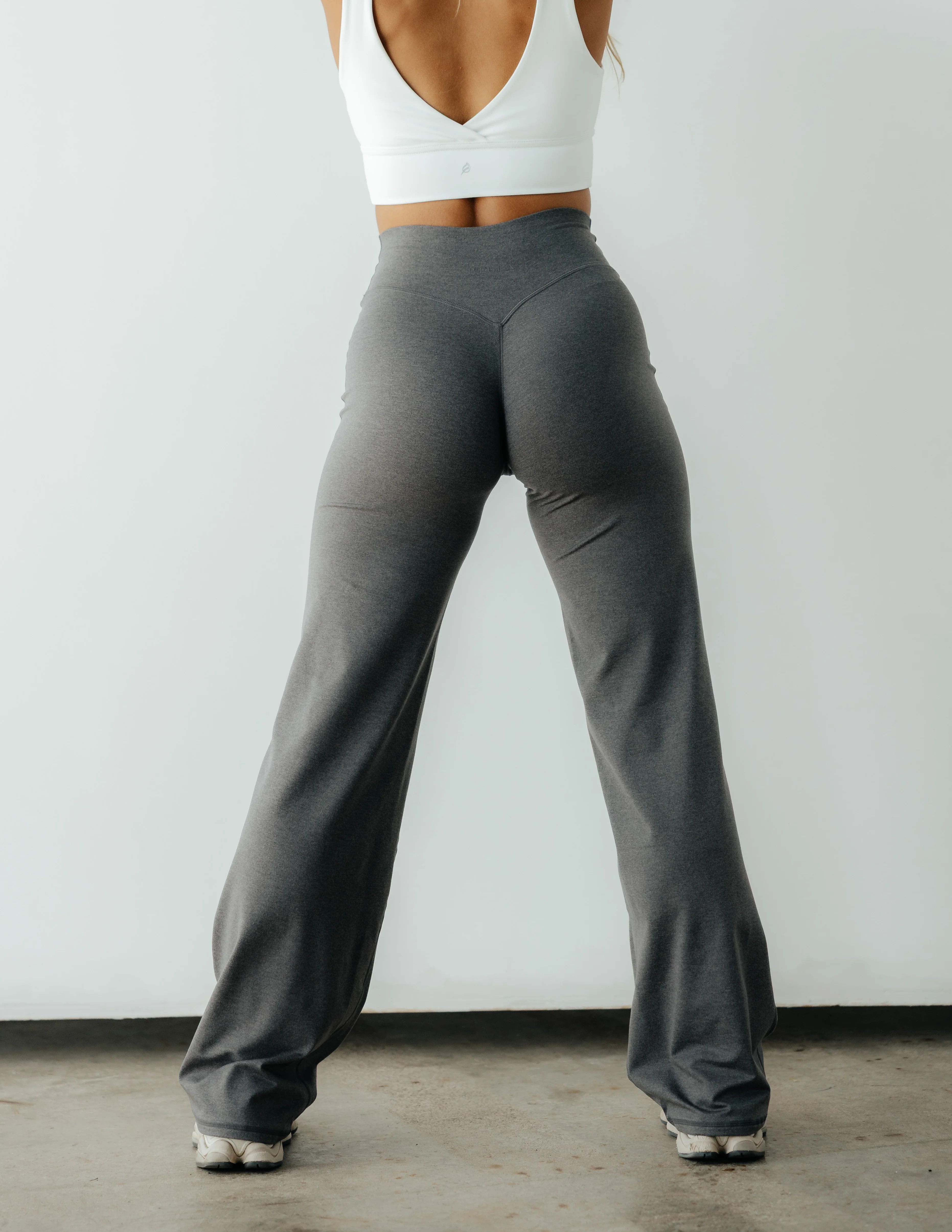 BAREPRO Sculpt Straight Leg Pant | PTULA