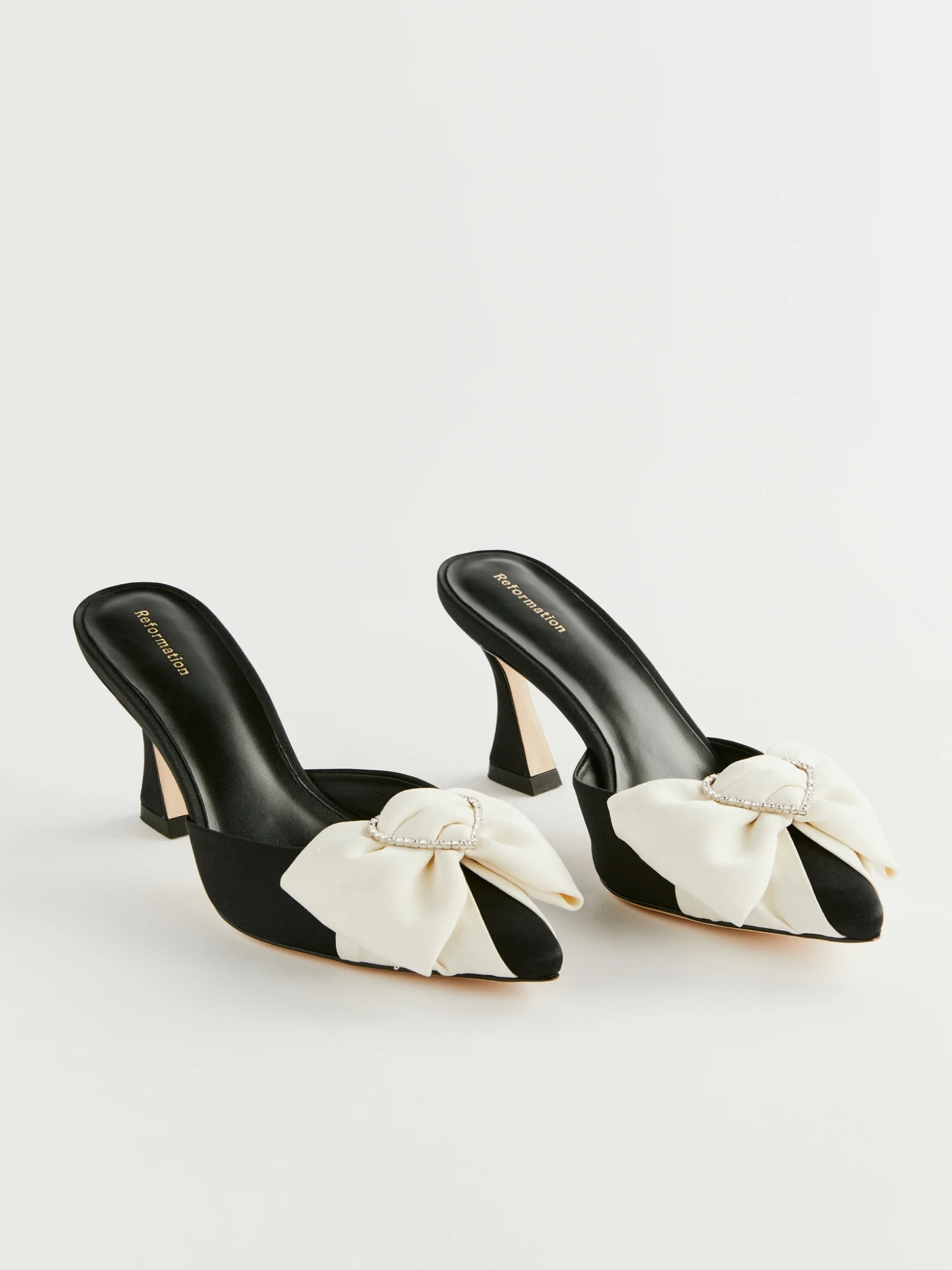 If these aren’t the most perfect holiday shoe though 😍 and on sale at Ref!!!

#LTKshoecrush #LTKSeasonal #LTKHoliday