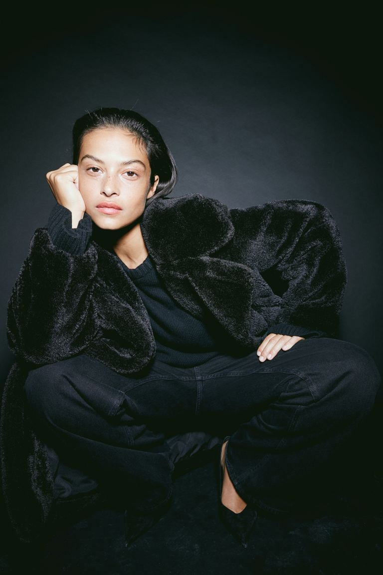 Fluffy coat - Black - Ladies | H&M GB | H&M (UK, MY, IN, SG, PH, TW, HK)