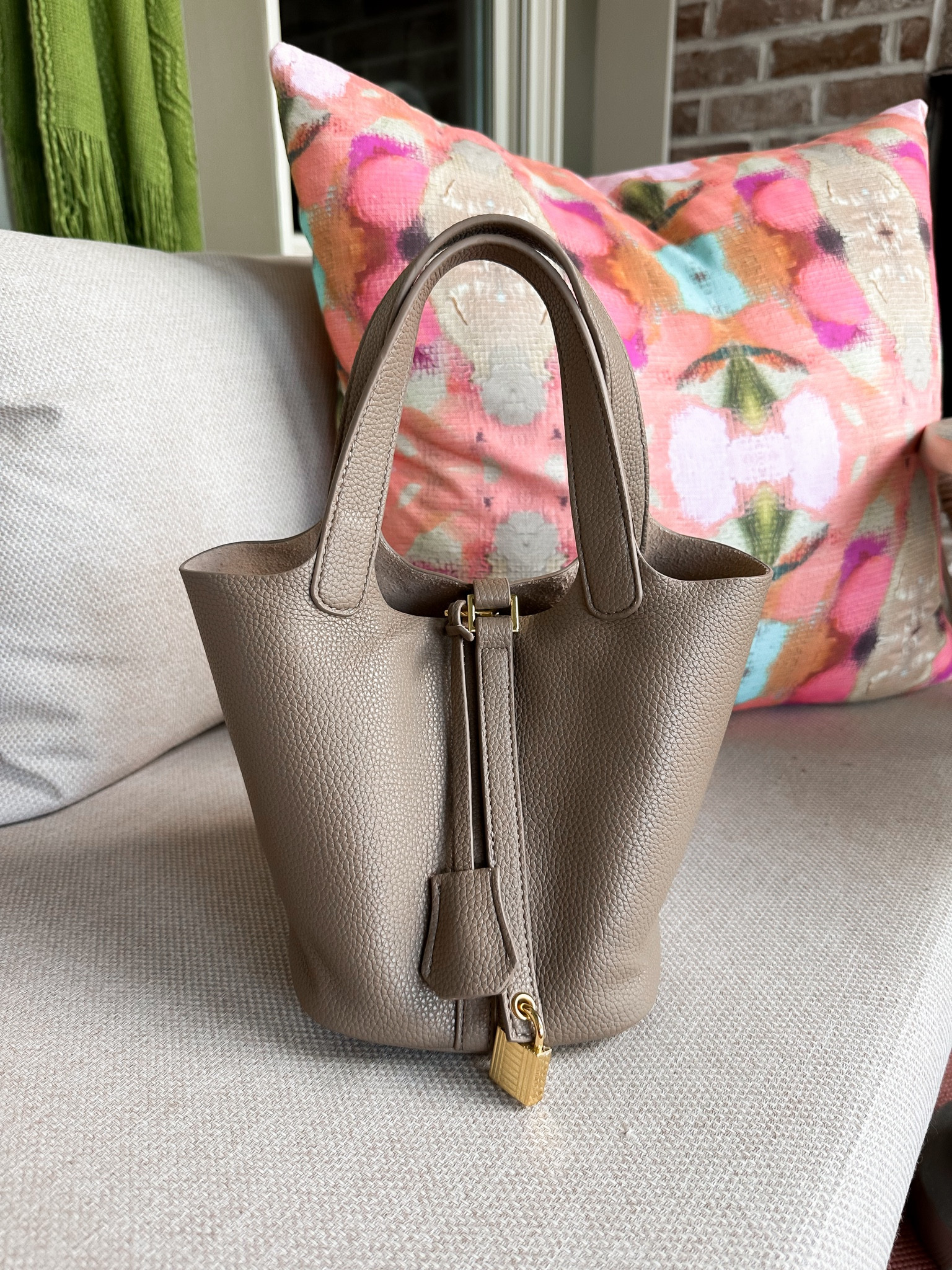 Love this new designer inspired bag! 

#LTKItBag #LTKFindsUnder100 #LTKFindsUnder50