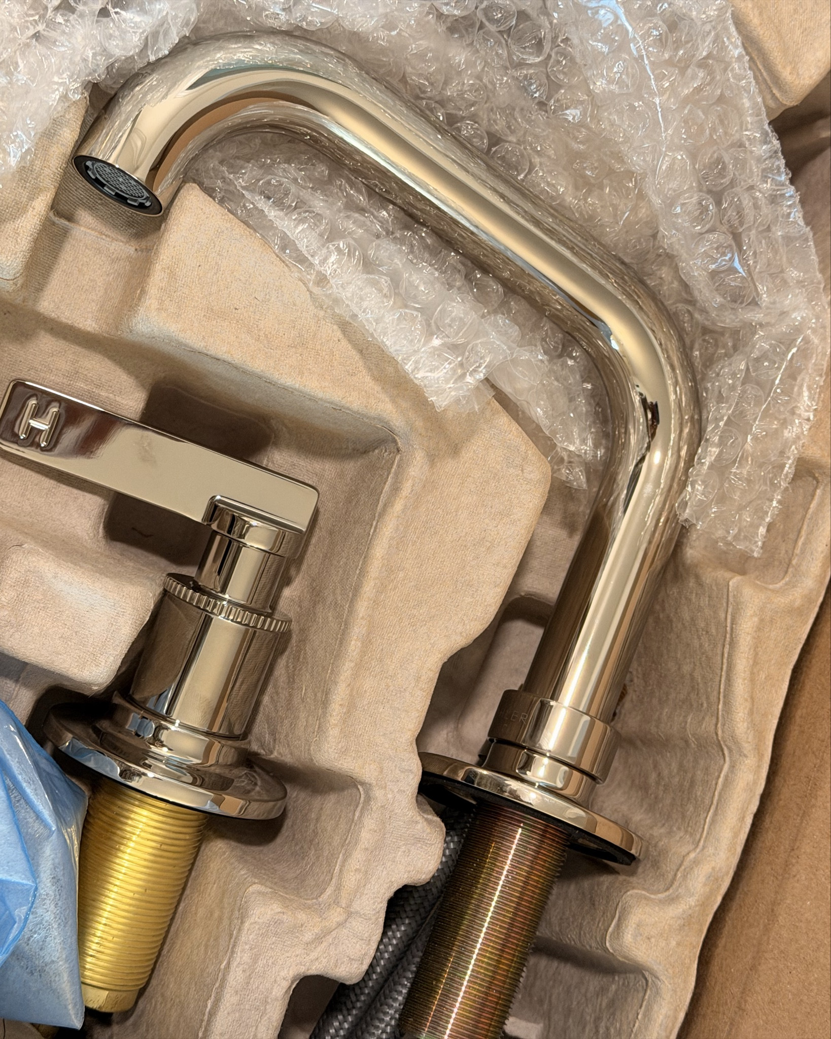 I’ve been purchasing some plumbing for the new house from Wayfair. It’s starting to come in and I could CRYYYY!! Like this polished nickel faucet. SUCH incredible quality!!

@wayfair #AD #WayfairPartner #Wayfair