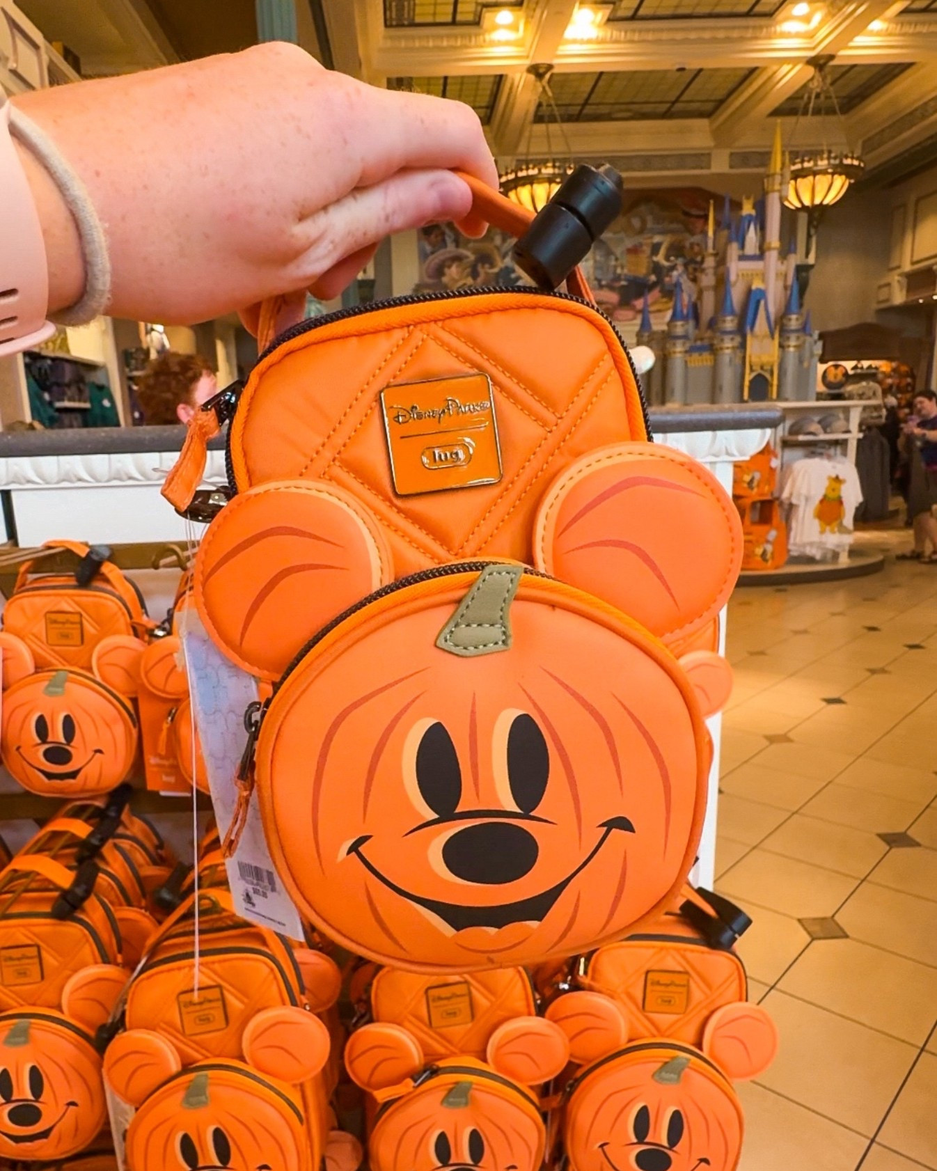 ✨BRAND NEW✨ Disney Parks Halloween Lug | Mickey Mouse Halloween Mini Convertible Crossbody Bag by Lug🎃👻 

#LTKbag #LTKautumn #LTKtravel