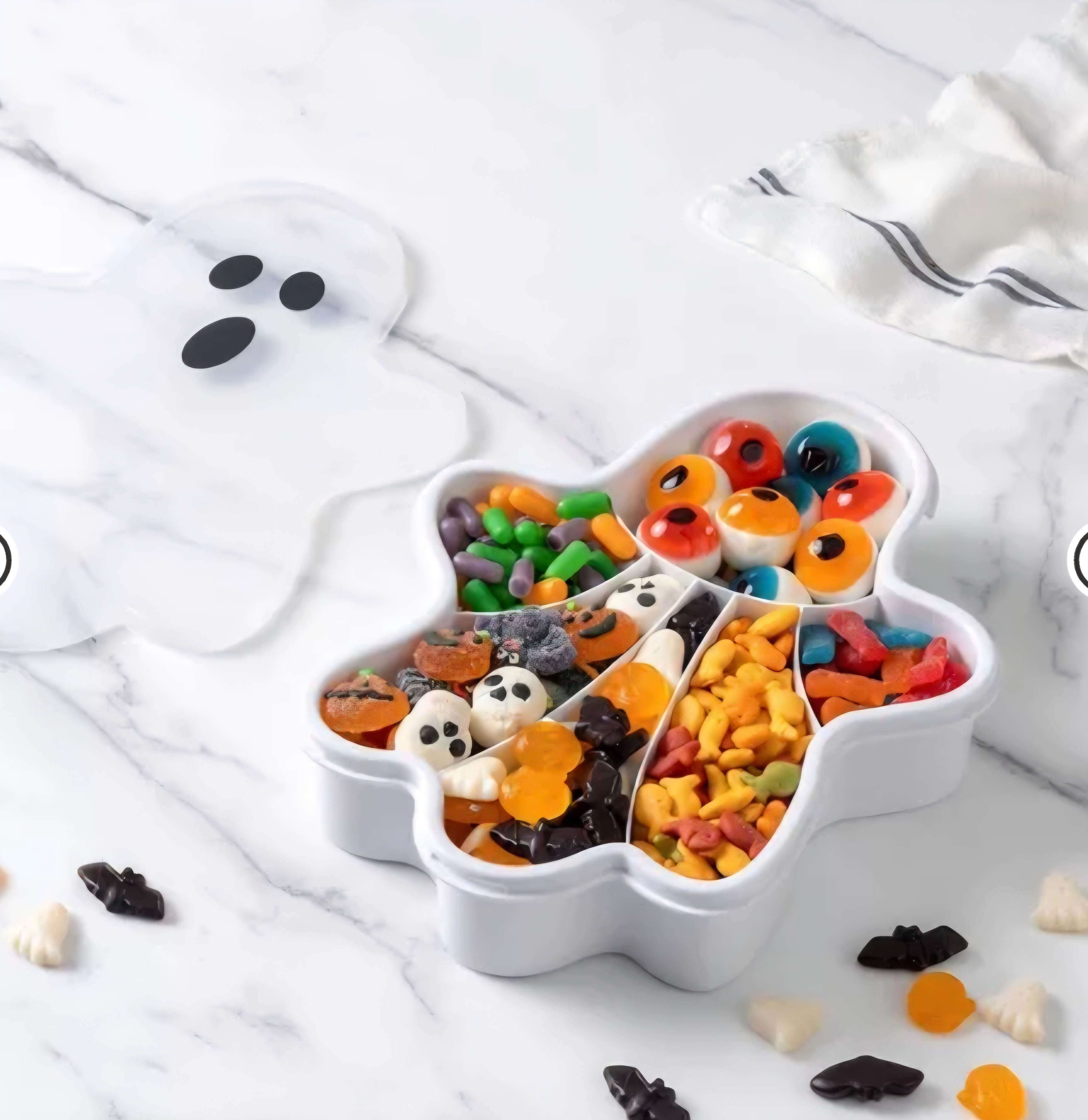 GHOST MOVIE SNACK BOX

#LTKHalloween #LTKHoliday #LTKSeasonal