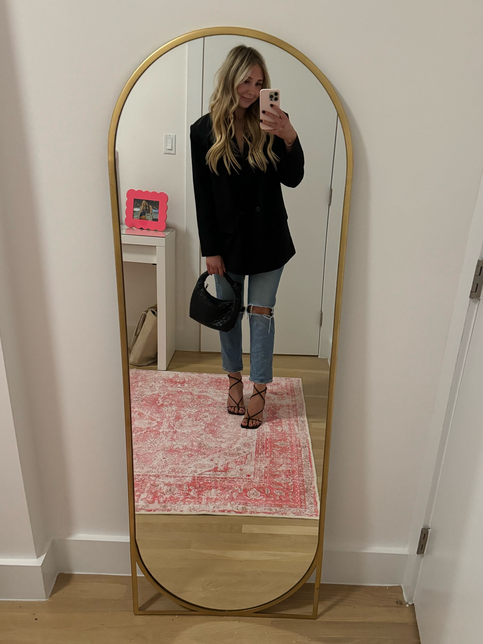 channeling Morgan Stewart with an oversized black blazer 🖤🍸

zara blazer | paige denim | target style | outfit of the night | ootn | bottega venetta dupe | paige jeans | straight jeans | black blazer outfit | steve madden strappy heels | date night outfit | target bag | little black bag | morgan stewart outfit 

#LTKShoeCrush #LTKItBag #LTKStyleTip