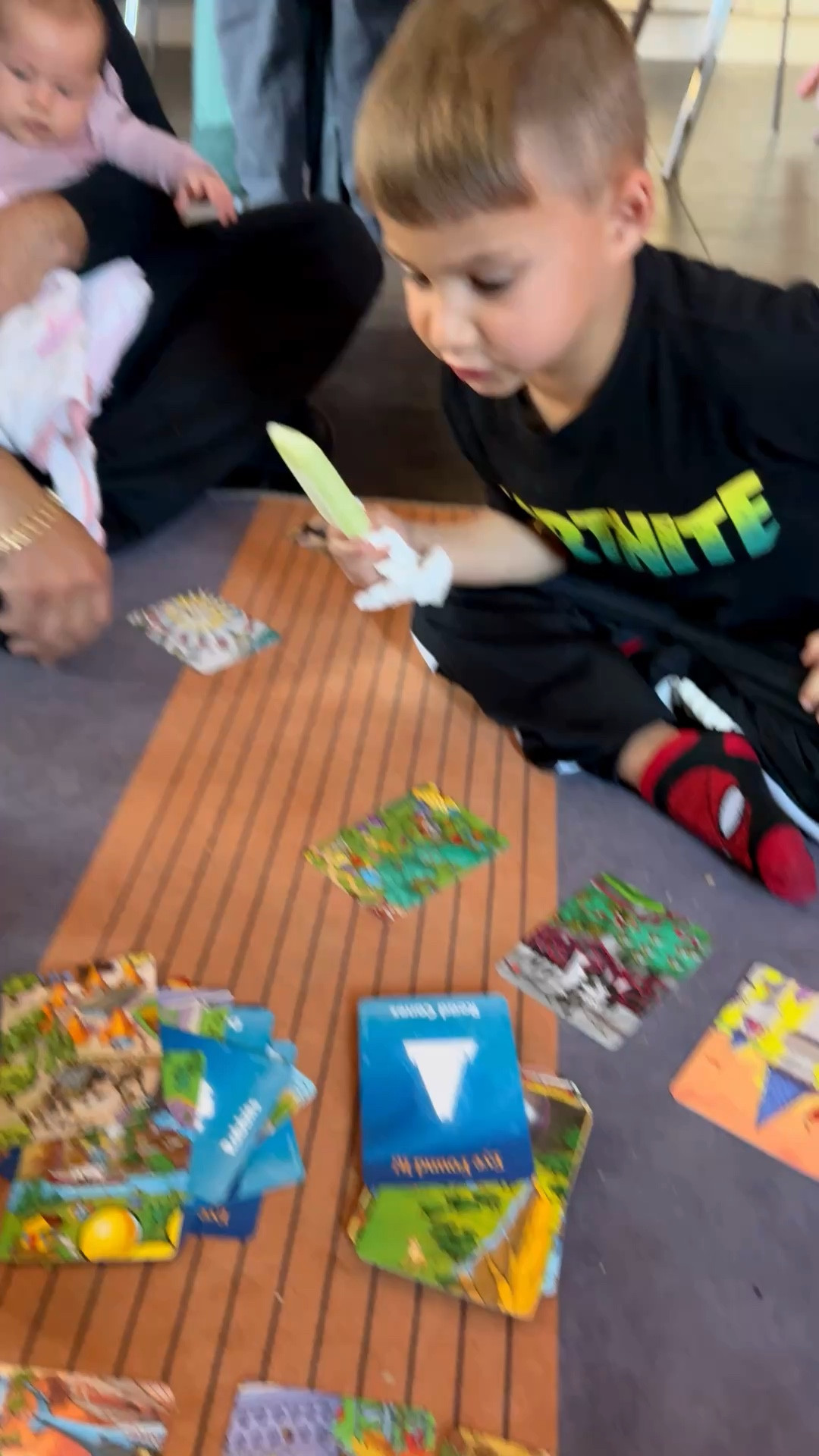 Fun family game of cards

#travelgame #cards #kidsgame #sale