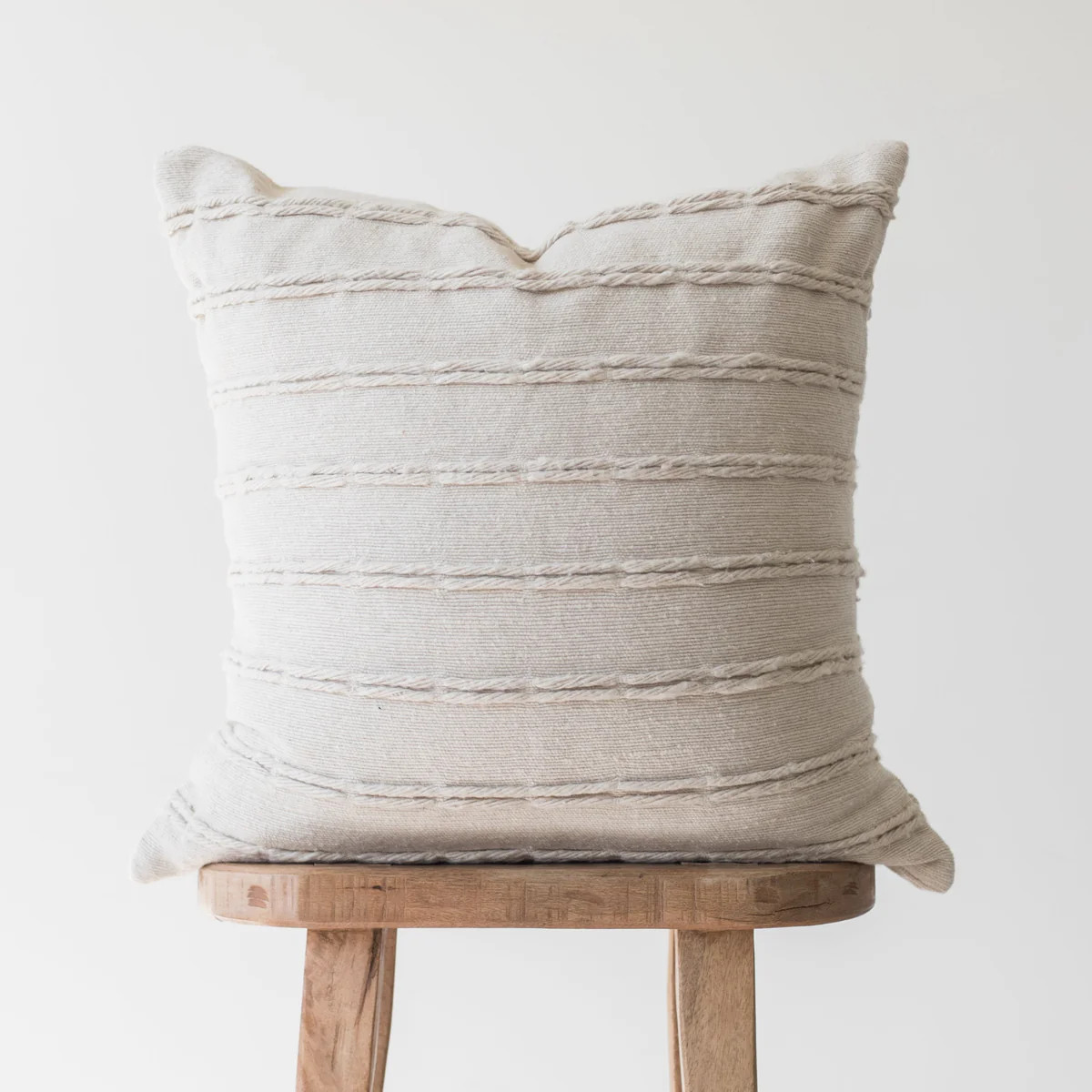 Heni - 22" Moroccan Pillow Cover | Woven Nook