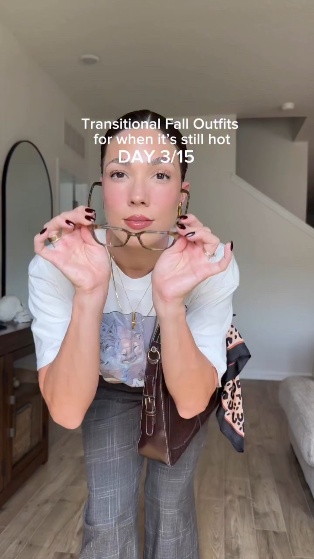 Loafers + vintage tee = effortless fall outfit 🤎

#falltransitionstyle #hotfalloutfits #earlyfallstyle #casualfalllook #loafersseason #thriftedoutfit #fallcapsulewardrobe #coolgirlstyle #reallifeoutfits