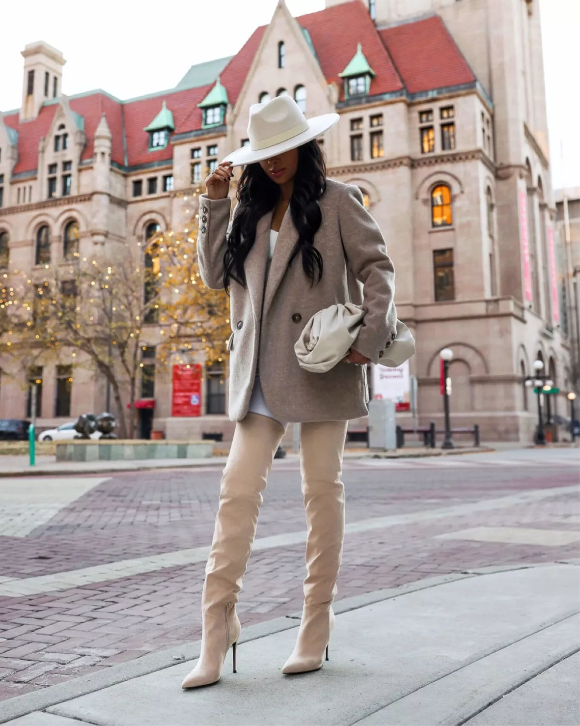 Модный женский образ осень зима 2024 Модный женский образ осень зима 2024