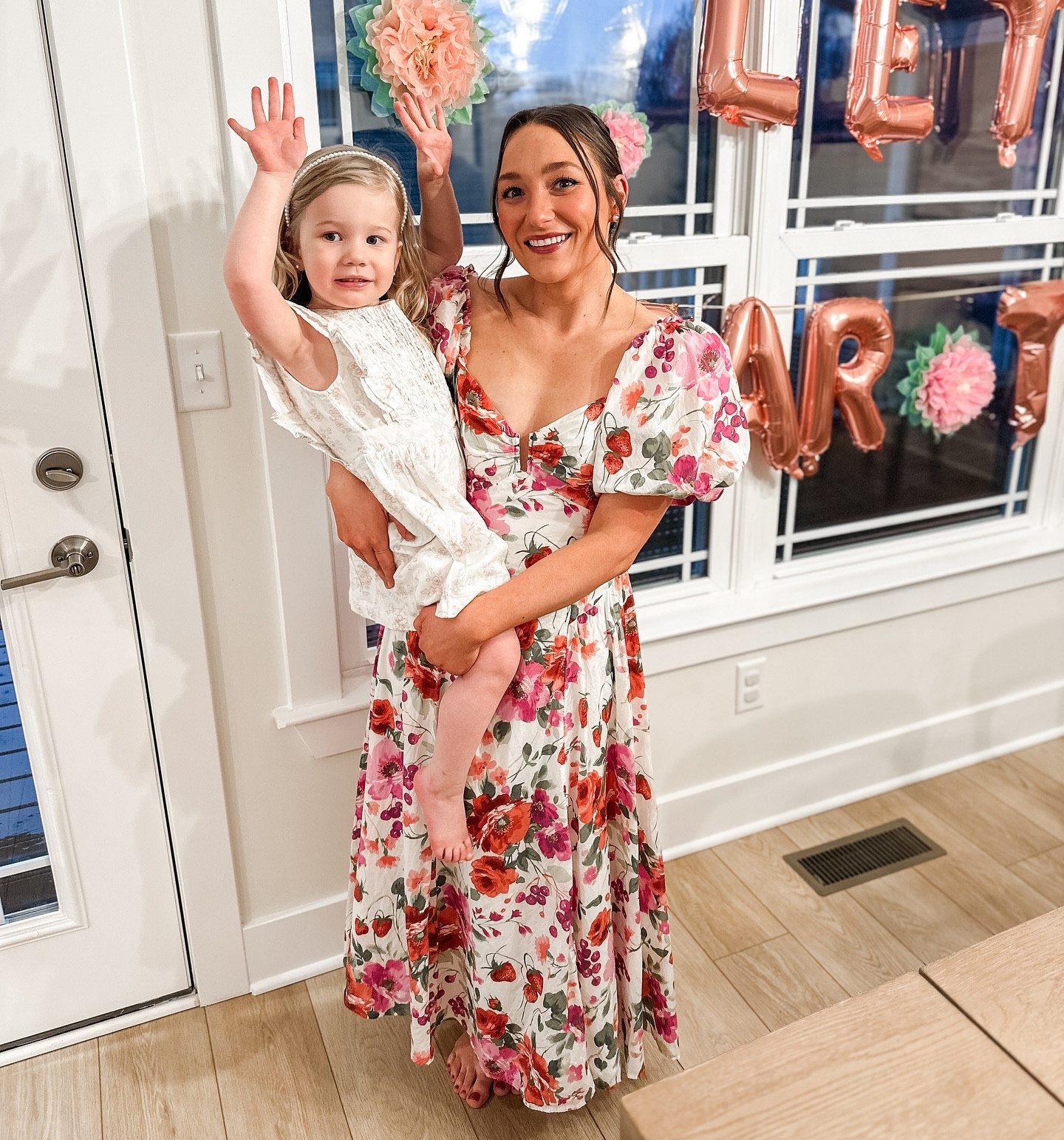 Tea for Three 🫖 Sloane’s sweet little tea party was a perfect day with our families 

•
•
•
•
•

birthday | birthday party | tea party | toddler girl | toddler birthday