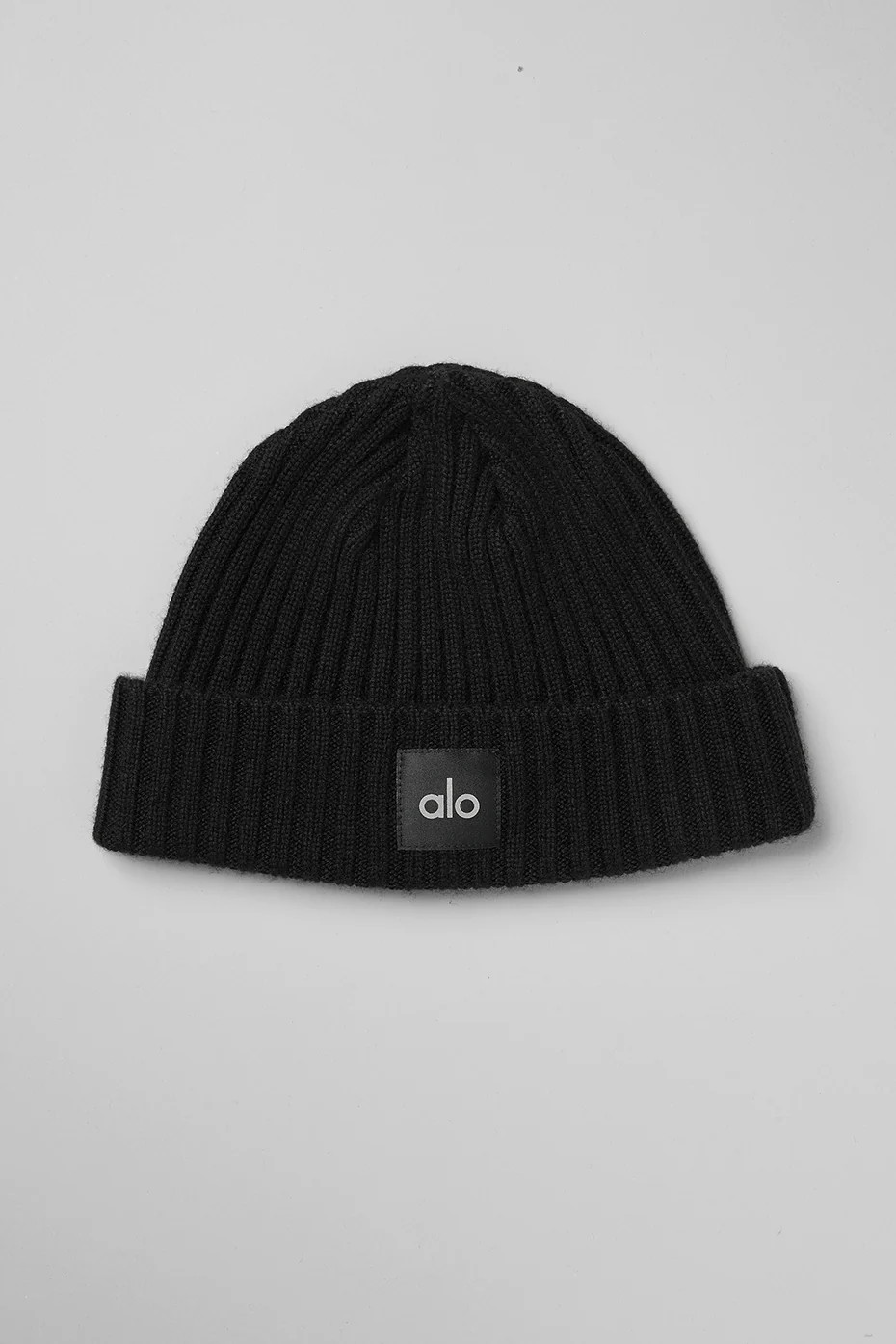 Alo YogaÅ½ | Cashmere Blend Rib Beanie Hat in Black | Alo Yoga (US)