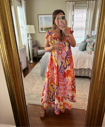 This farm Rio dress is so bump friendly // I’m in a small @ 29 weeks but it runs big (could probably have done an xsmall) 

#LTKSeasonal #LTKStyleTip #LTKBump