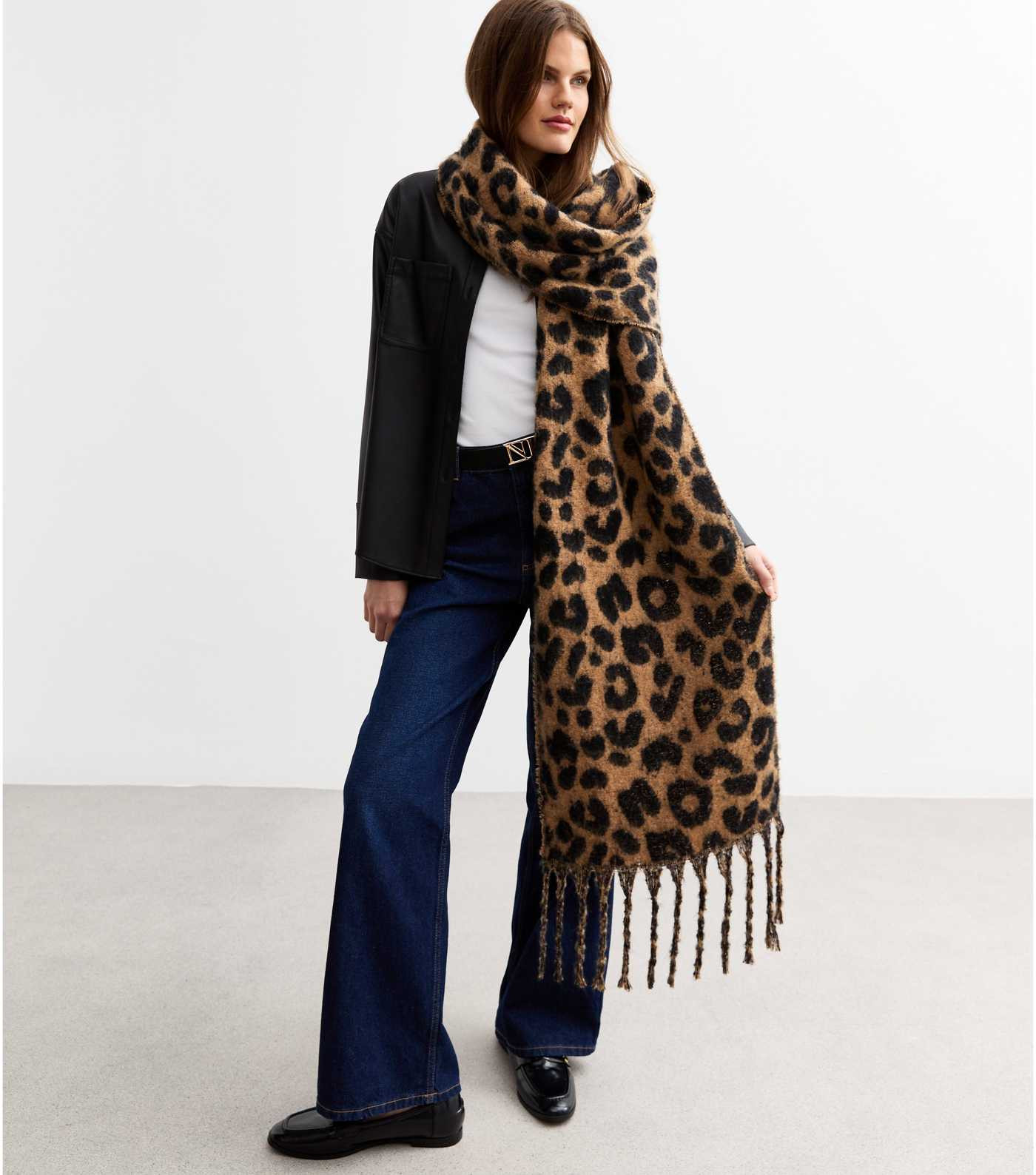 Brown Heavyweight Leopard Print Scarf | New Look | New Look (UK)