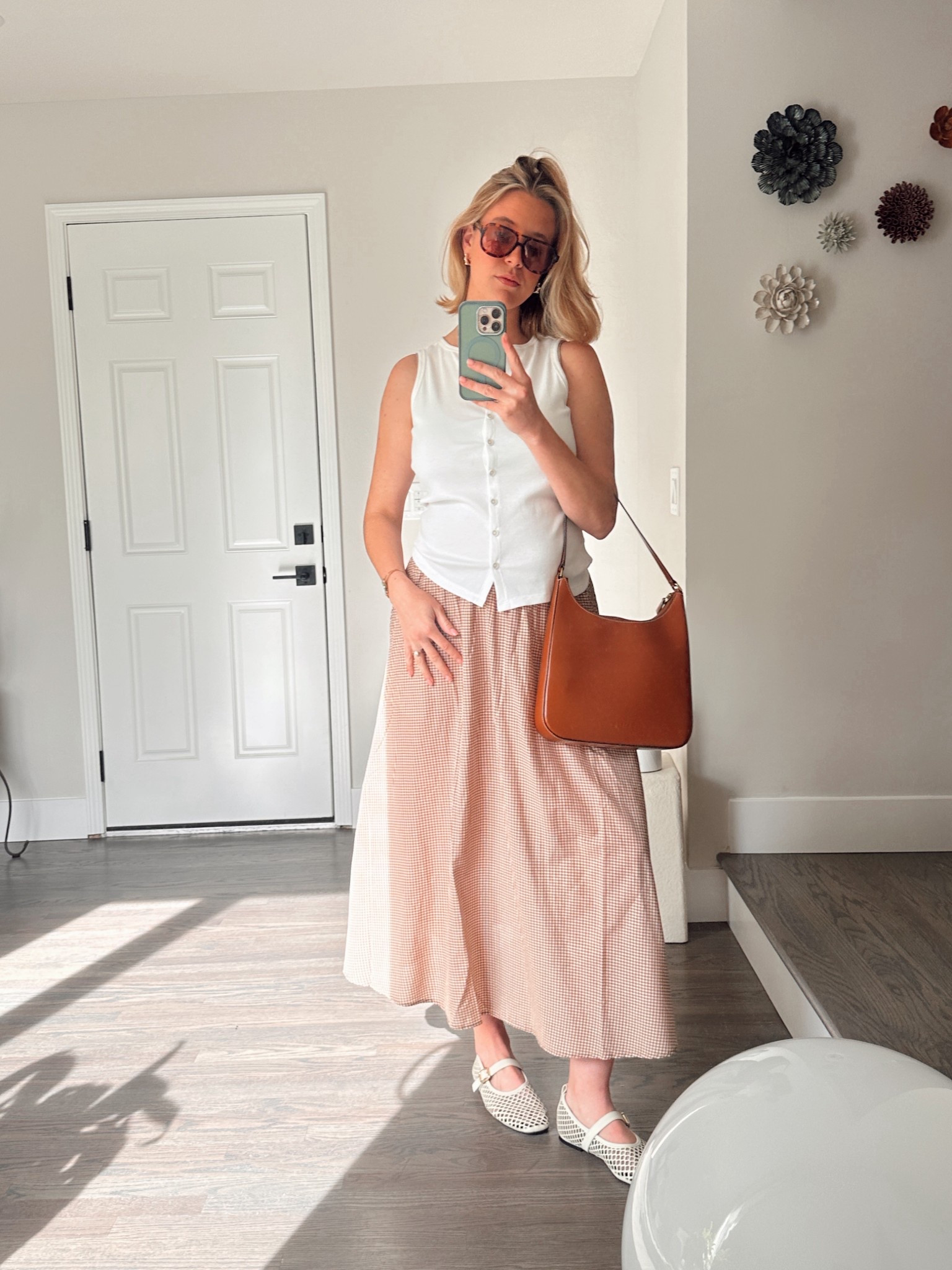 Neutral styling

#LTKootd #LTKdayinmylife #LTKgrwm