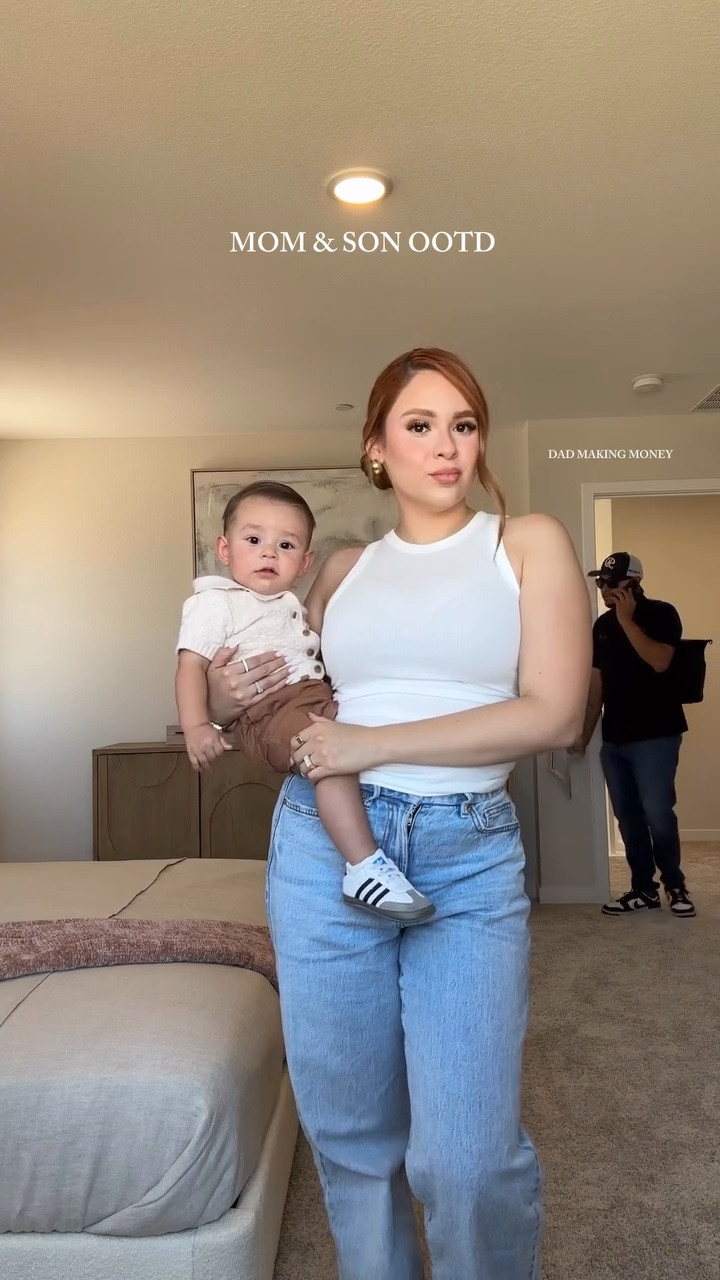 Dad always in the back as a paid actor 😂❤️

#momandsonootd #ootd #outfitoftheday #lifestyleblogger #fashion #dayinthelife #momfit #momfitjeans #casualwear