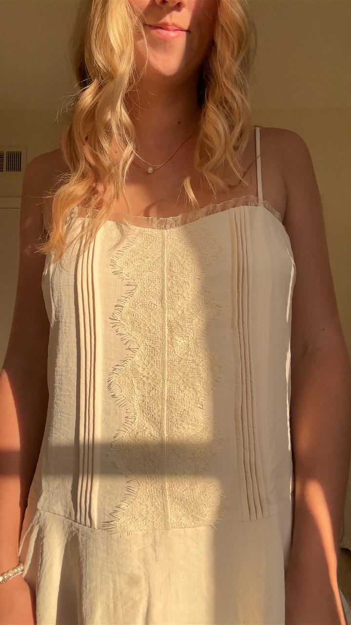 some gorgeous end of summer/early fall “it girl” dresses from @lulus 🌞🤍 

#lulusambassador #lovelulus 

which one is your favorite?