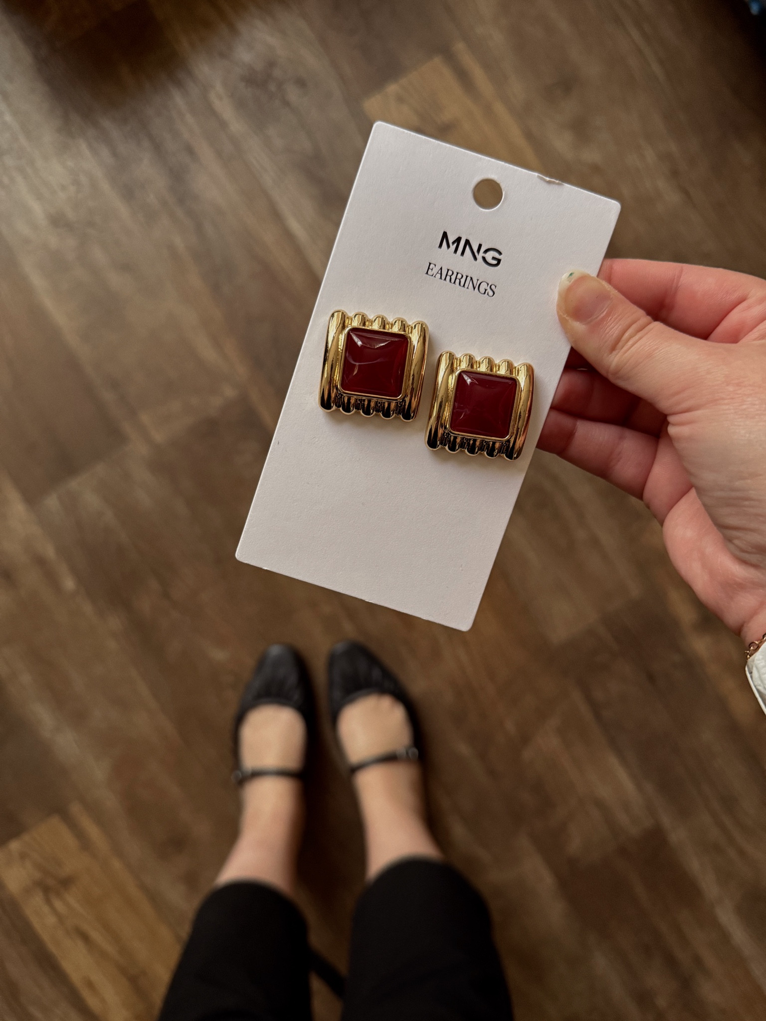 Loving these vintage square earrings from Mango for the fall 🍂 #jewelry #earrings #mango #fallfashion 

#LTKSeasonal #LTKStyleTip #LTKFindsUnder50